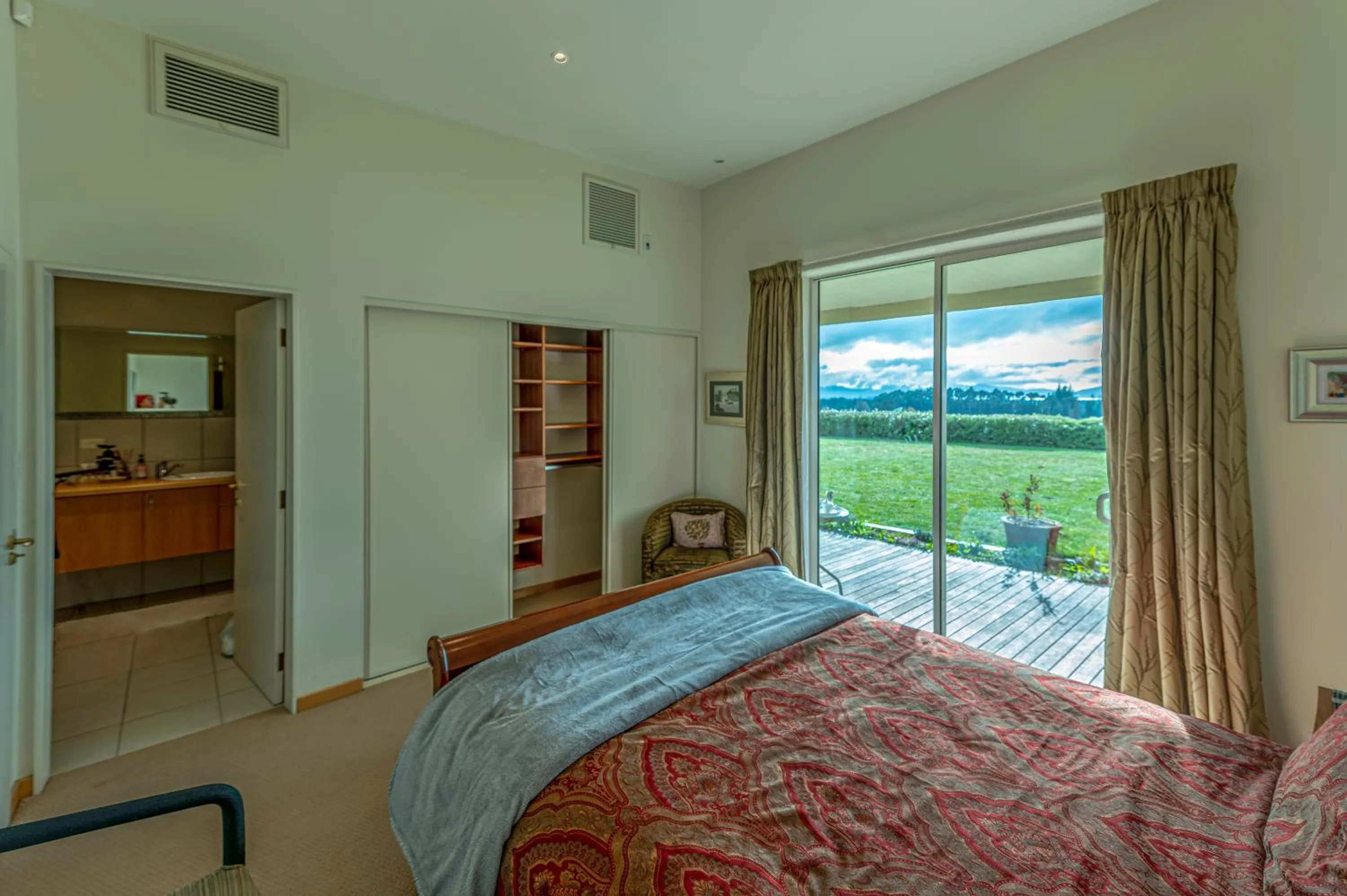 Bed in Mountainview Villa