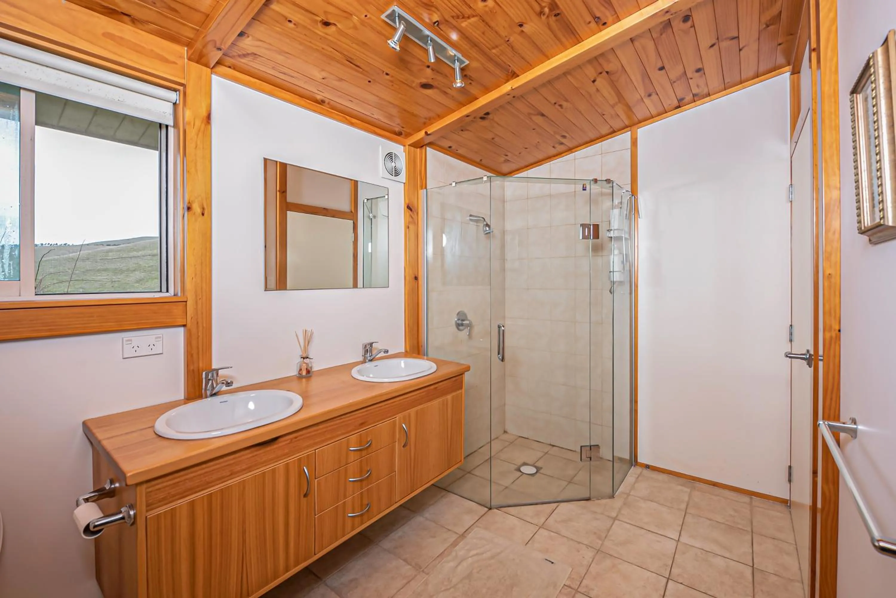 Shower in Mountainview Villa