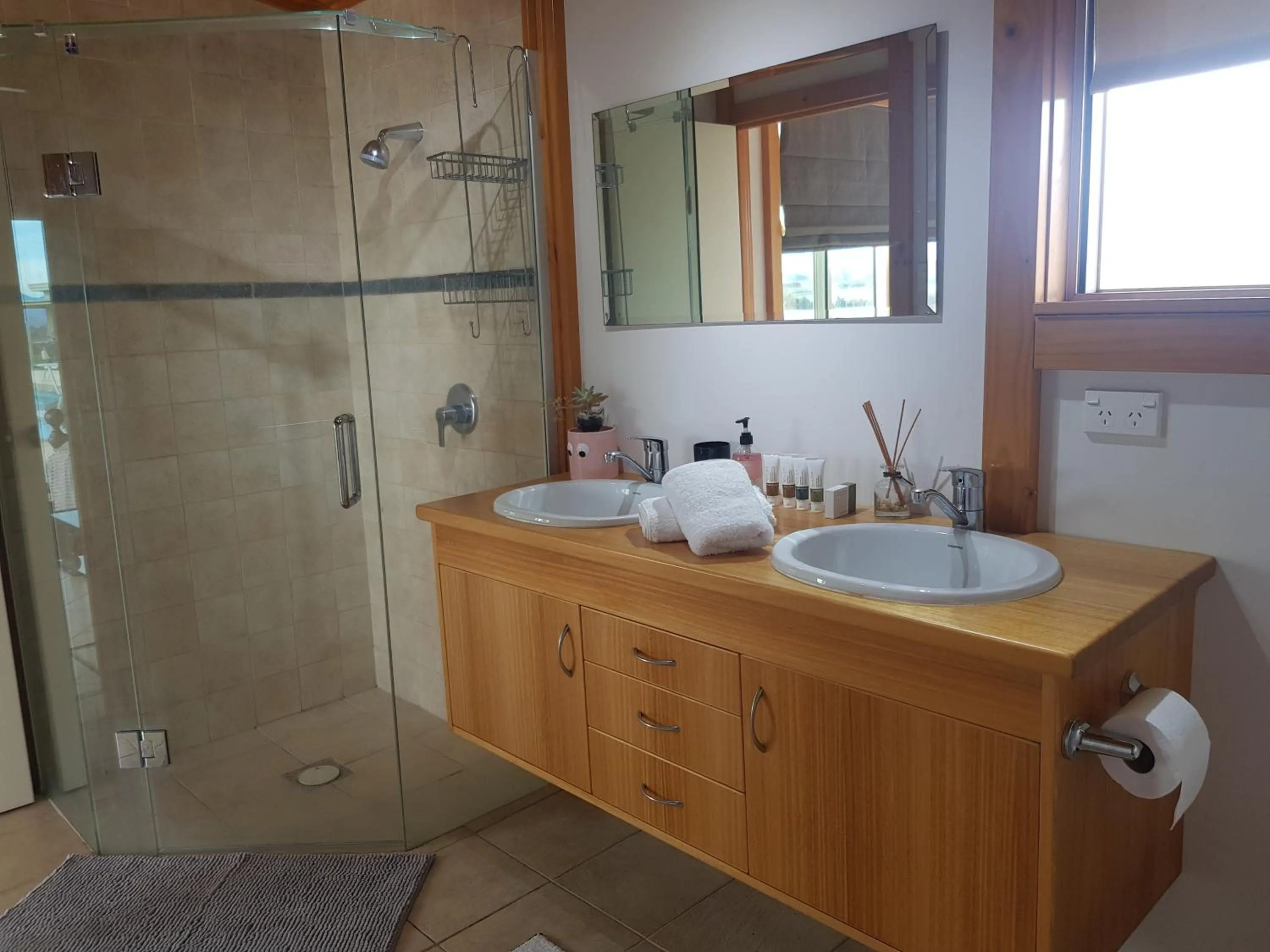 Shower in Mountainview Villa