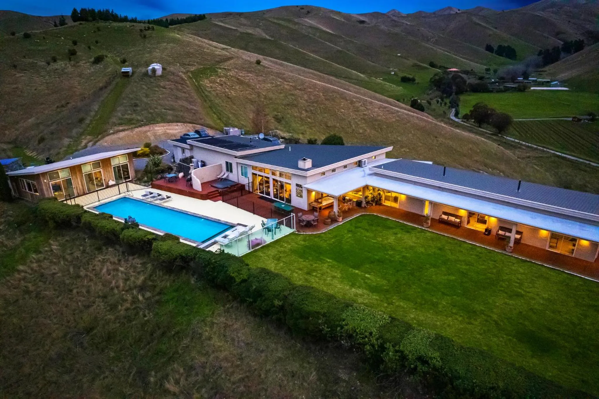 Swimming pool in Mountainview Villa
