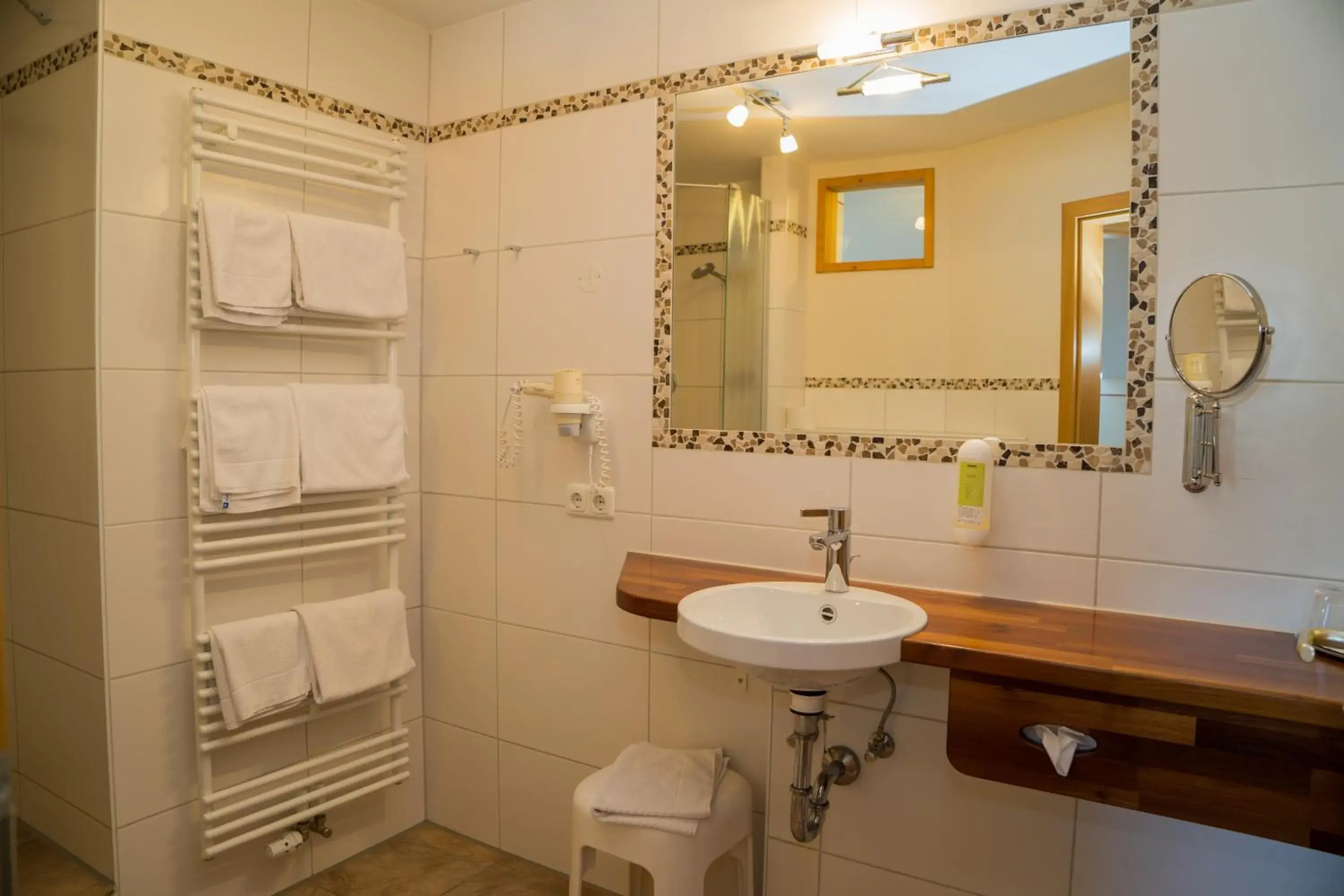 Family Room (2 Adults + 1 Child) in Landgasthof Zur Post Family Room (2 Adults + 1 Child) in Landgasthof Zur Post