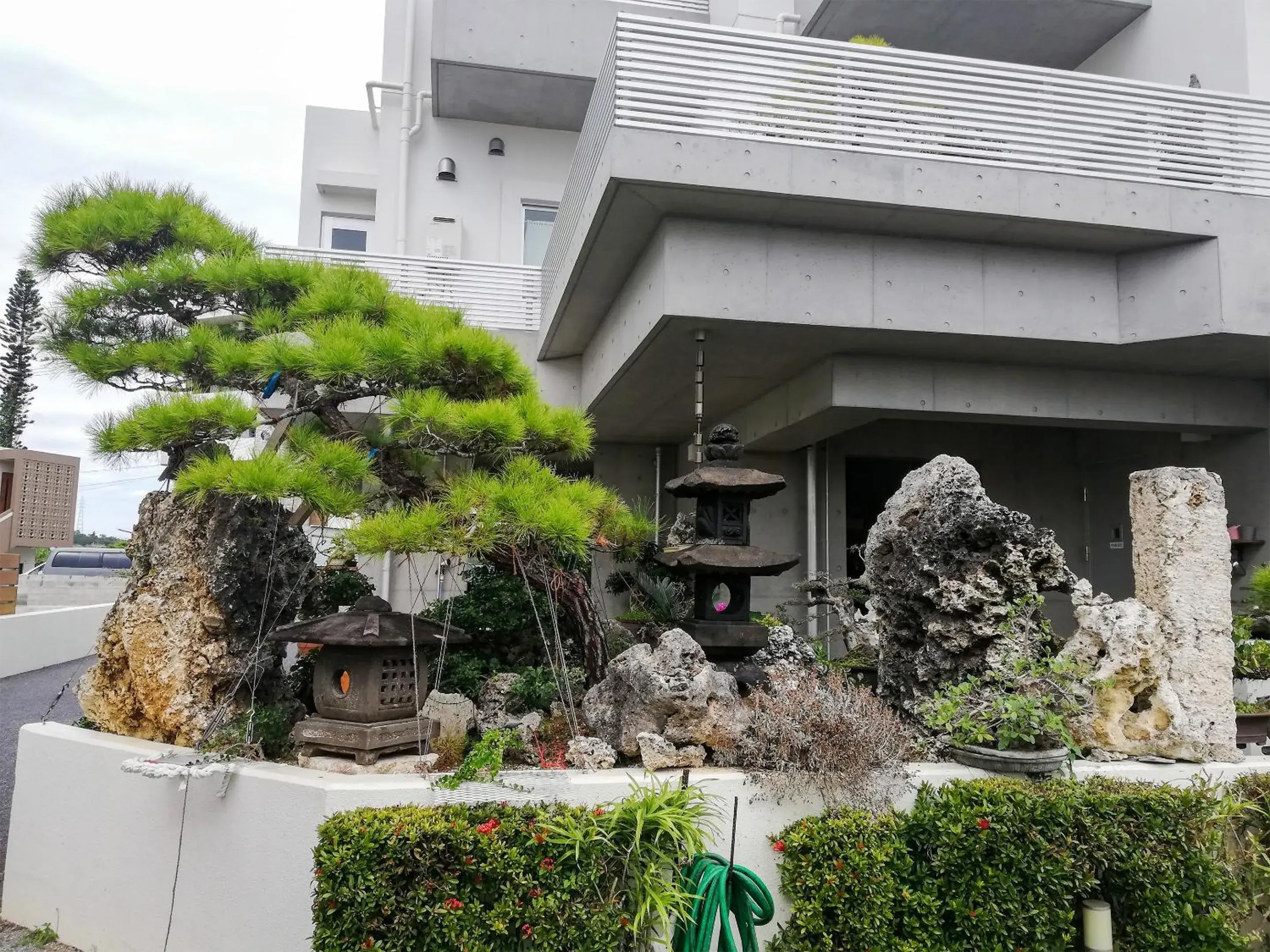 Property building in Room Biotop YOMITAN Property building in Room Biotop YOMITAN