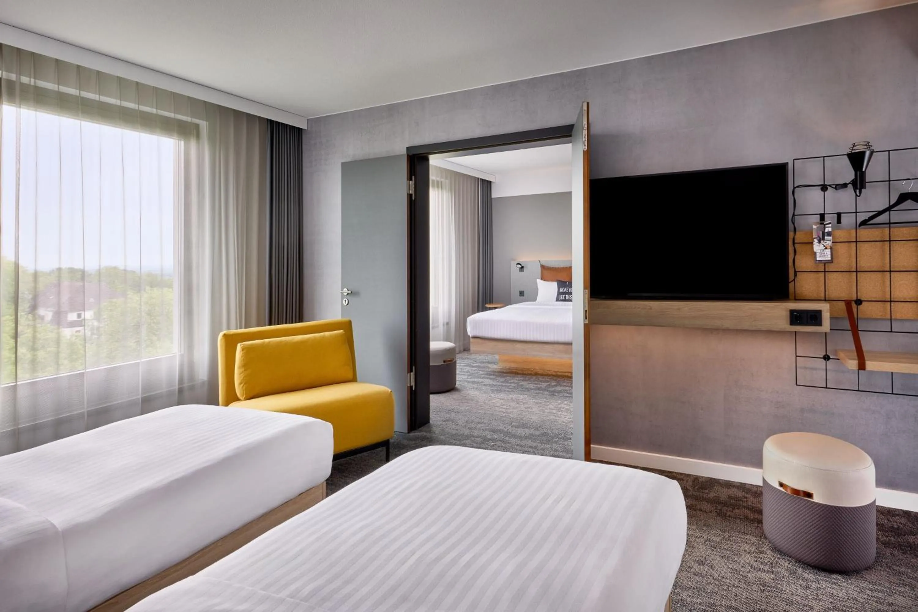 Photo of the whole room, Bed in Moxy Bochum