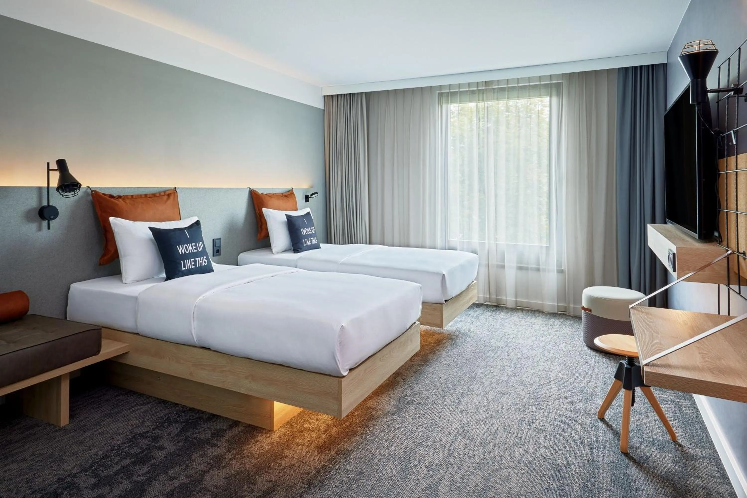 Photo of the whole room, Bed in Moxy Bochum