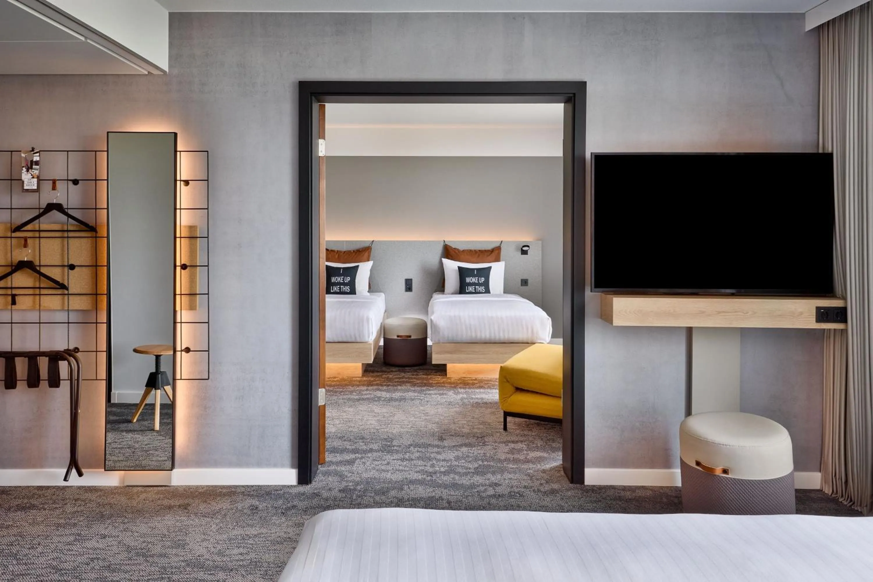 Photo of the whole room, Bed in Moxy Bochum