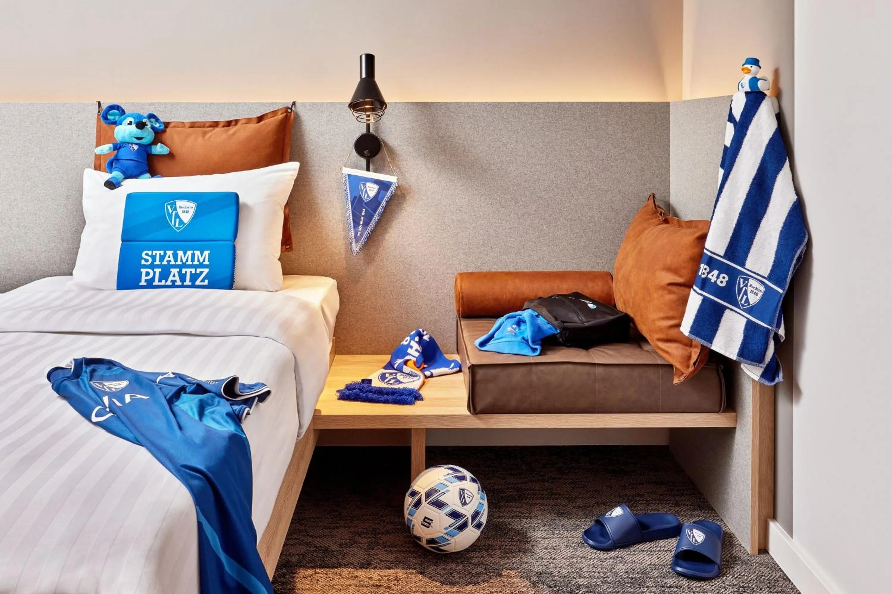 Photo of the whole room, Bed in Moxy Bochum