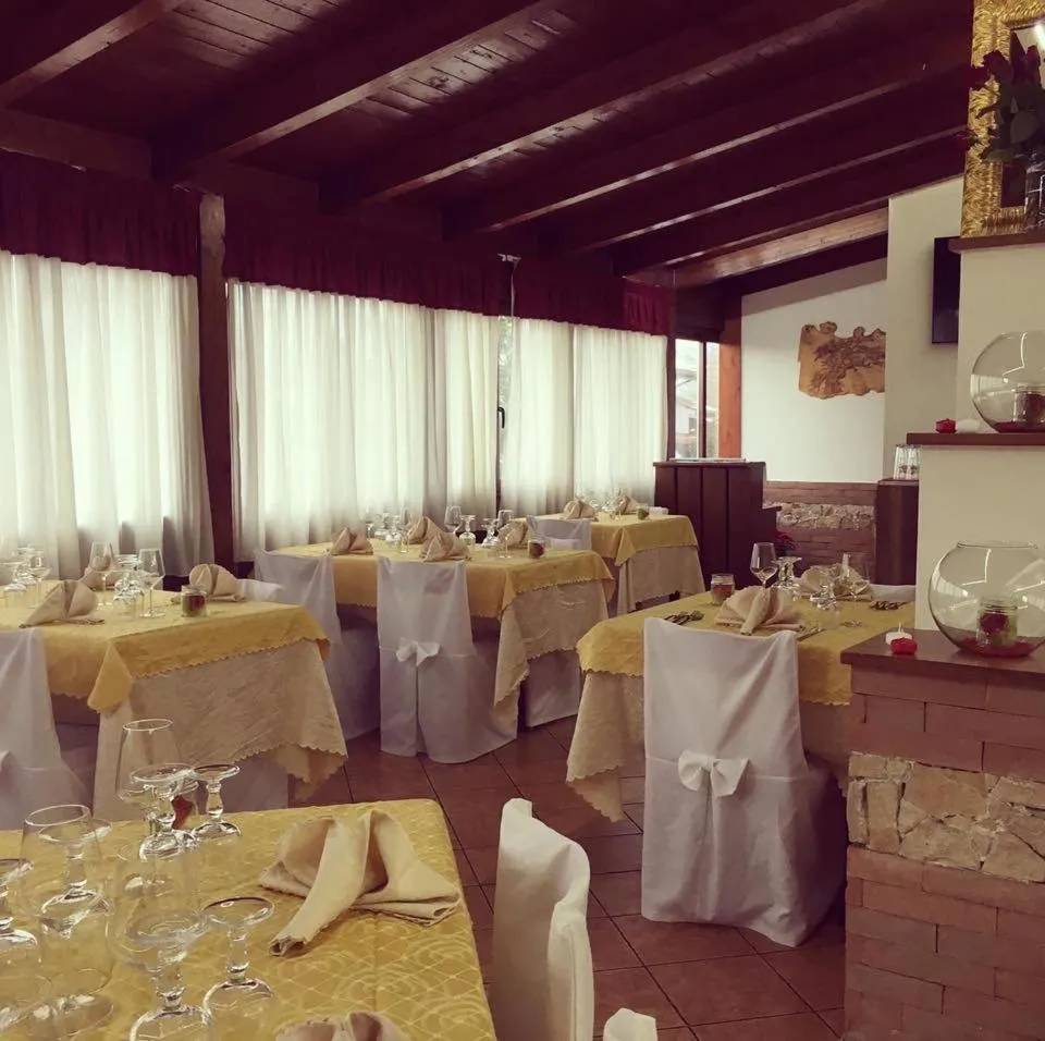 Restaurant/places to eat in Hotel PINO LORICATO