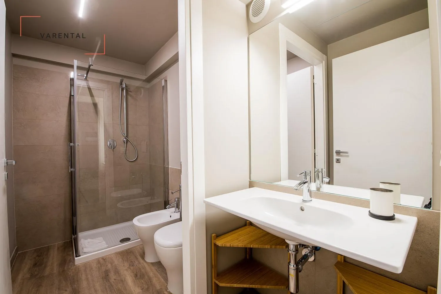 Bathroom in Carlina Palace by Varental