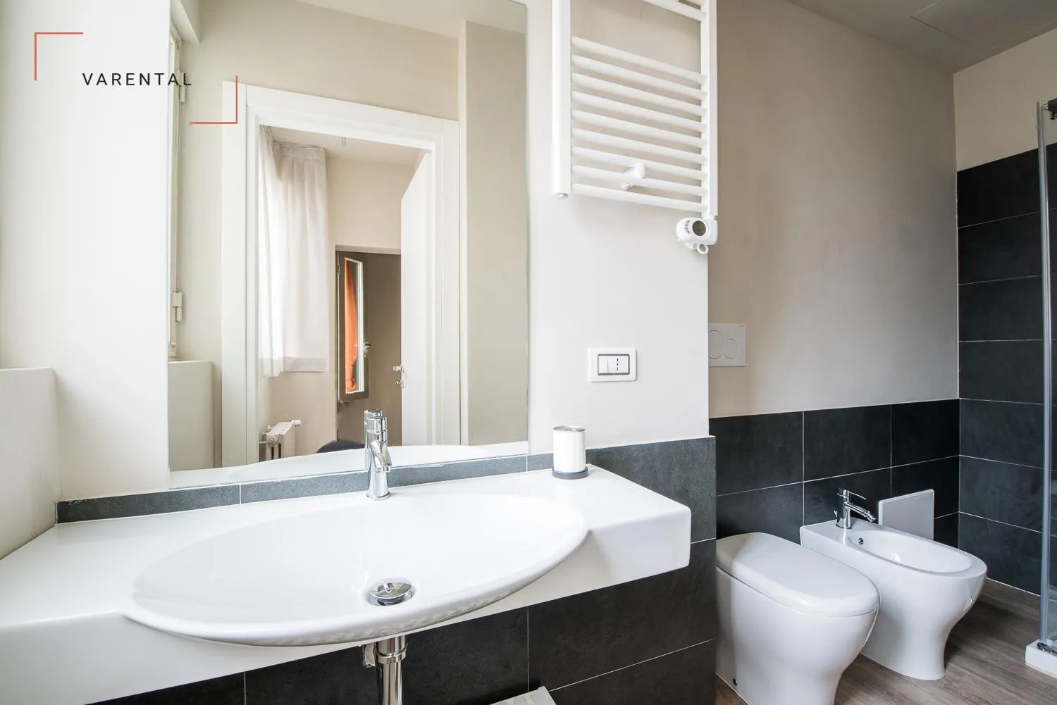 Shower in Carlina Palace by Varental