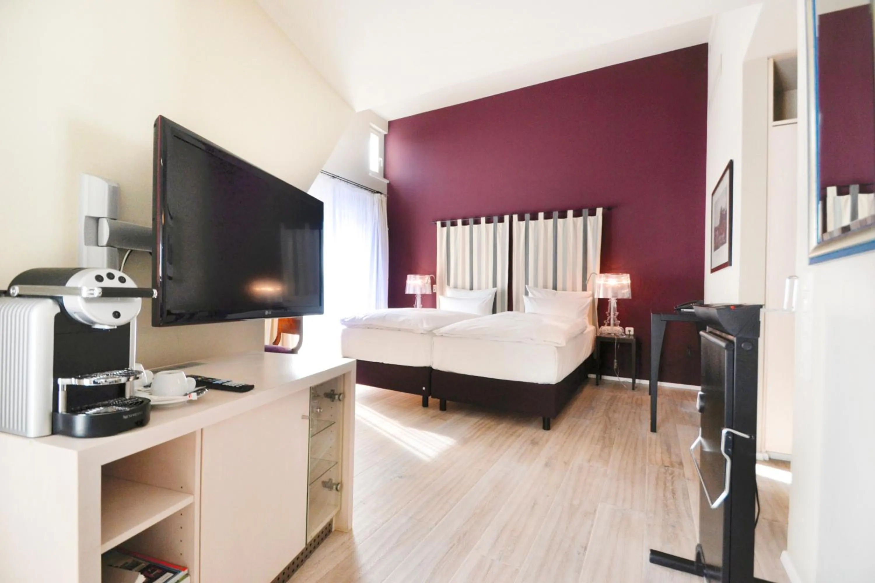 Photo of the whole room, Bed in Hotel-Restaurant Schwanen