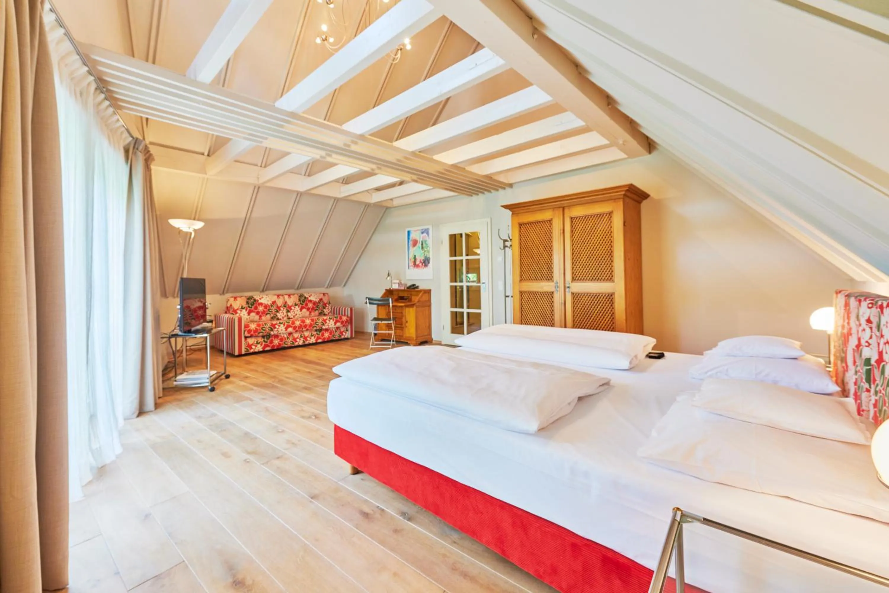 Photo of the whole room, Bed in Hotel-Restaurant Schwanen