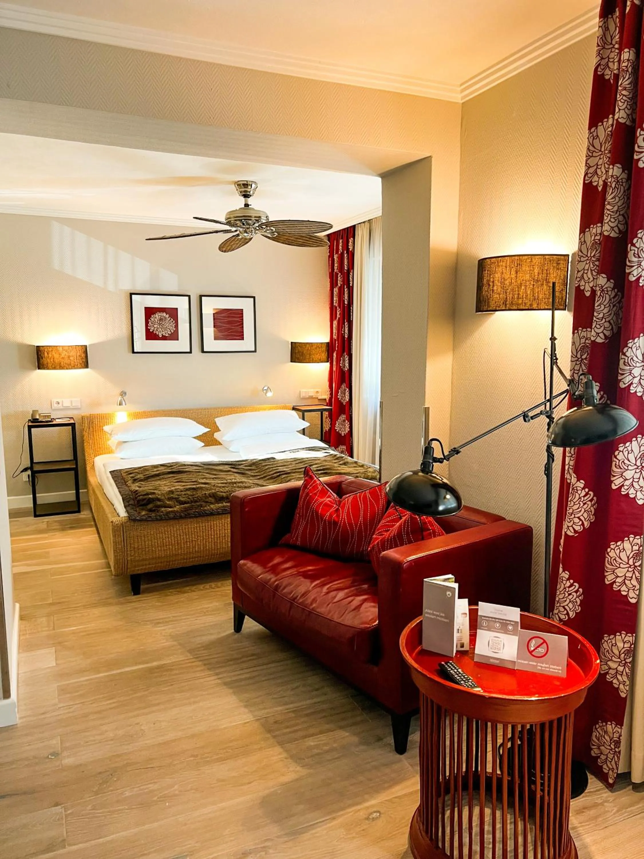 Photo of the whole room, Bed in Hotel-Restaurant Schwanen