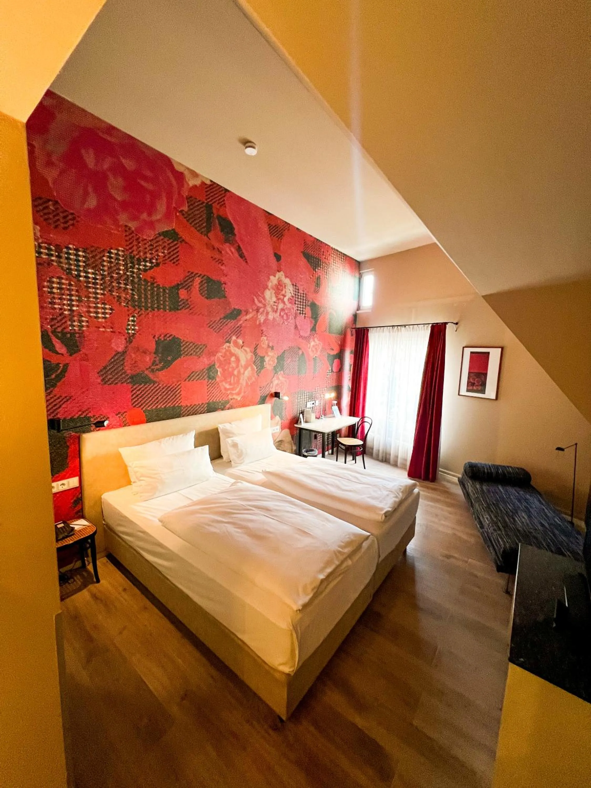Photo of the whole room, Bed in Hotel-Restaurant Schwanen