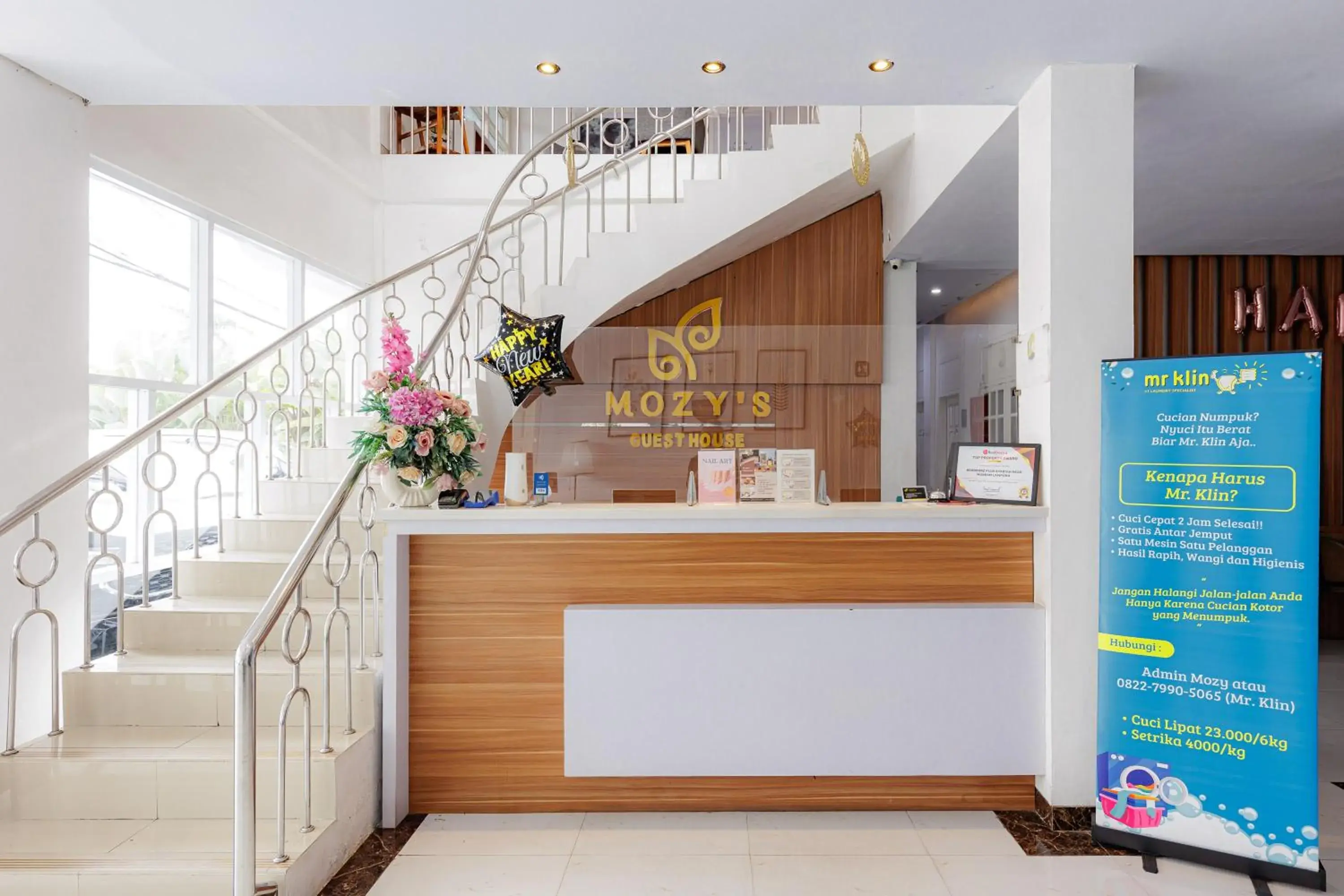 Lobby or reception in RedDoorz Plus Syariah near Museum Lampung Lobby or reception in RedDoorz Plus Syariah near Museum Lampung