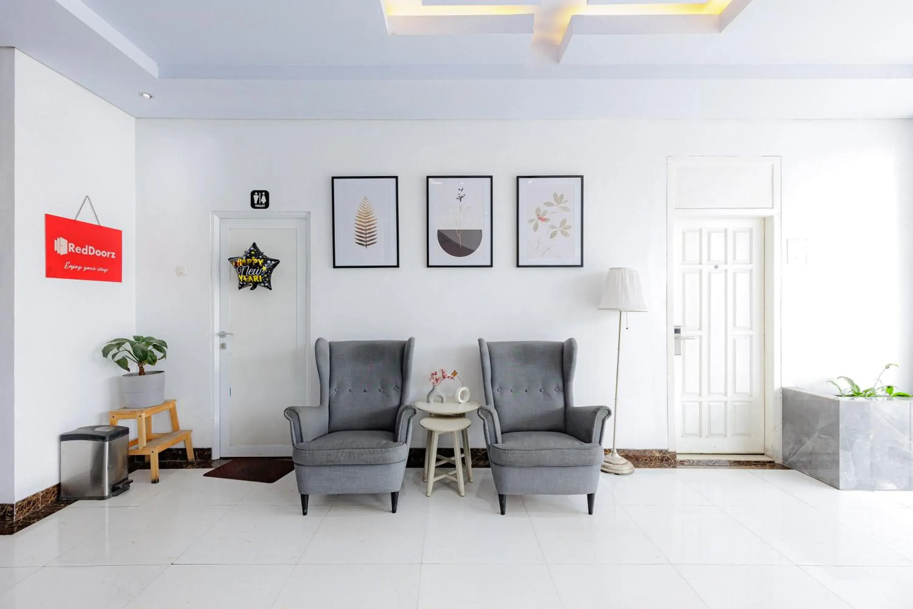 Lobby or reception in RedDoorz Plus Syariah near Museum Lampung Lobby or reception in RedDoorz Plus Syariah near Museum Lampung