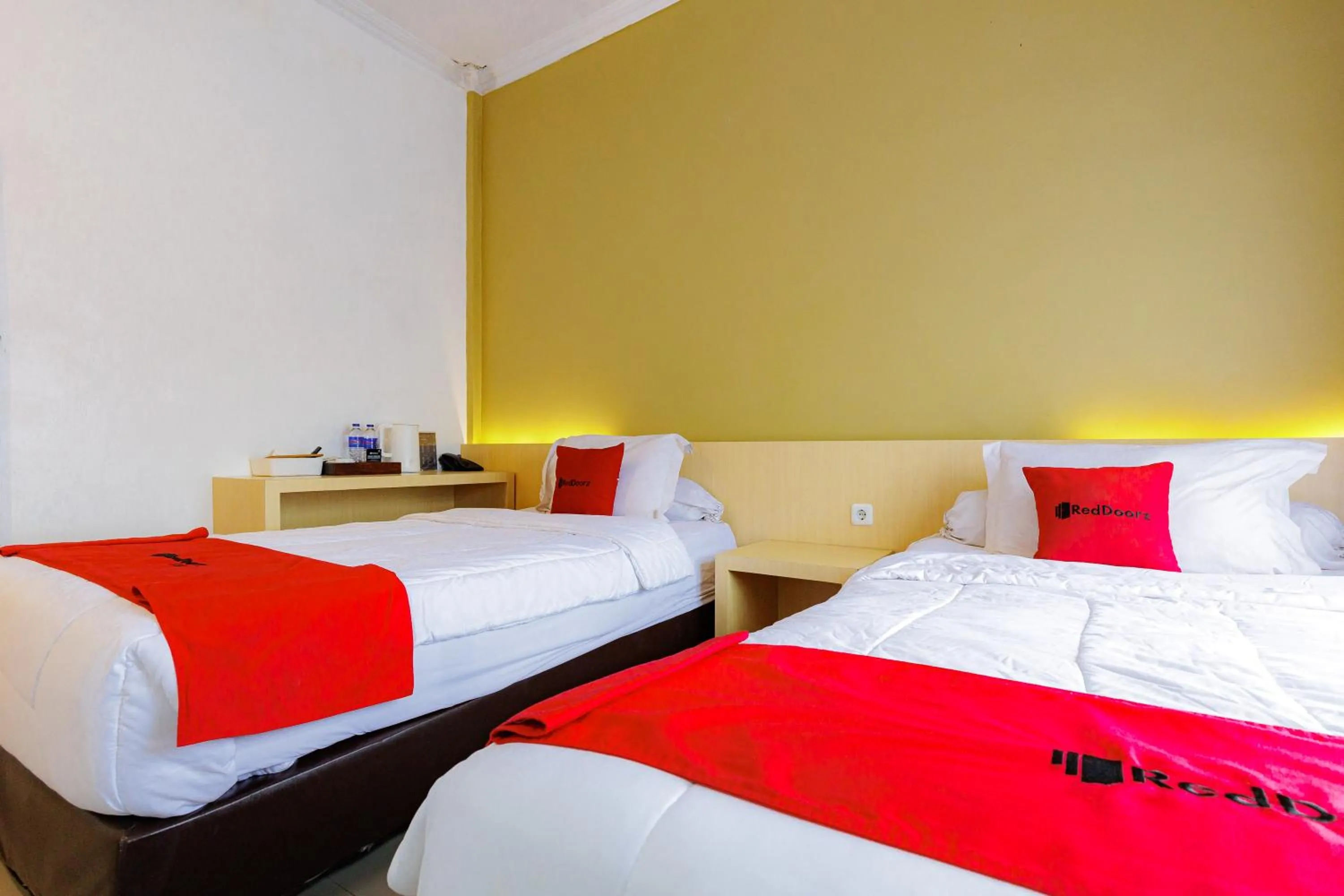 Bedroom, Bed in RedDoorz Plus Syariah near Museum Lampung