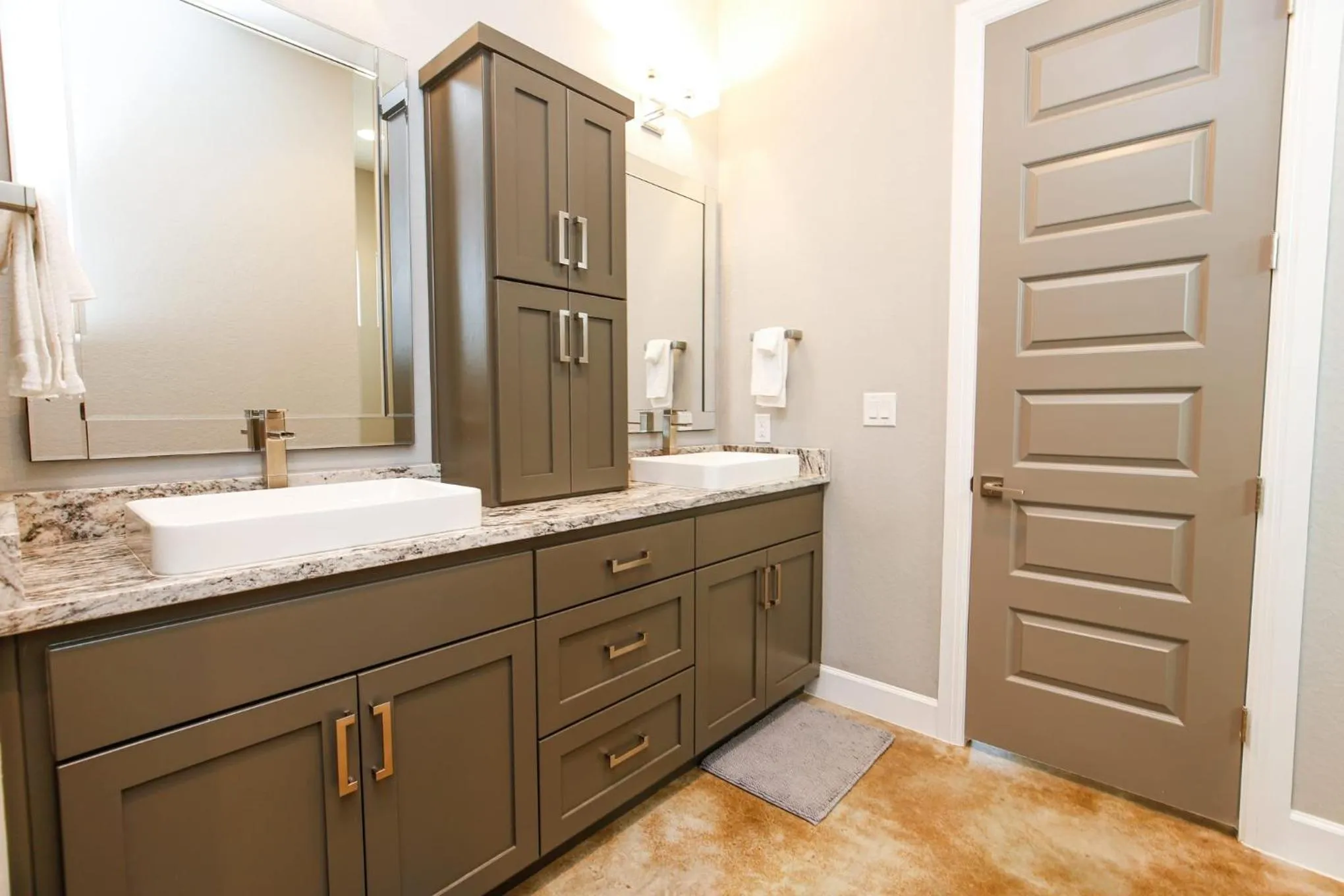 Luxury Lake LBJ House with Heated Swimming Pool and Spill Over Hot Tub and 2 Boat Slips