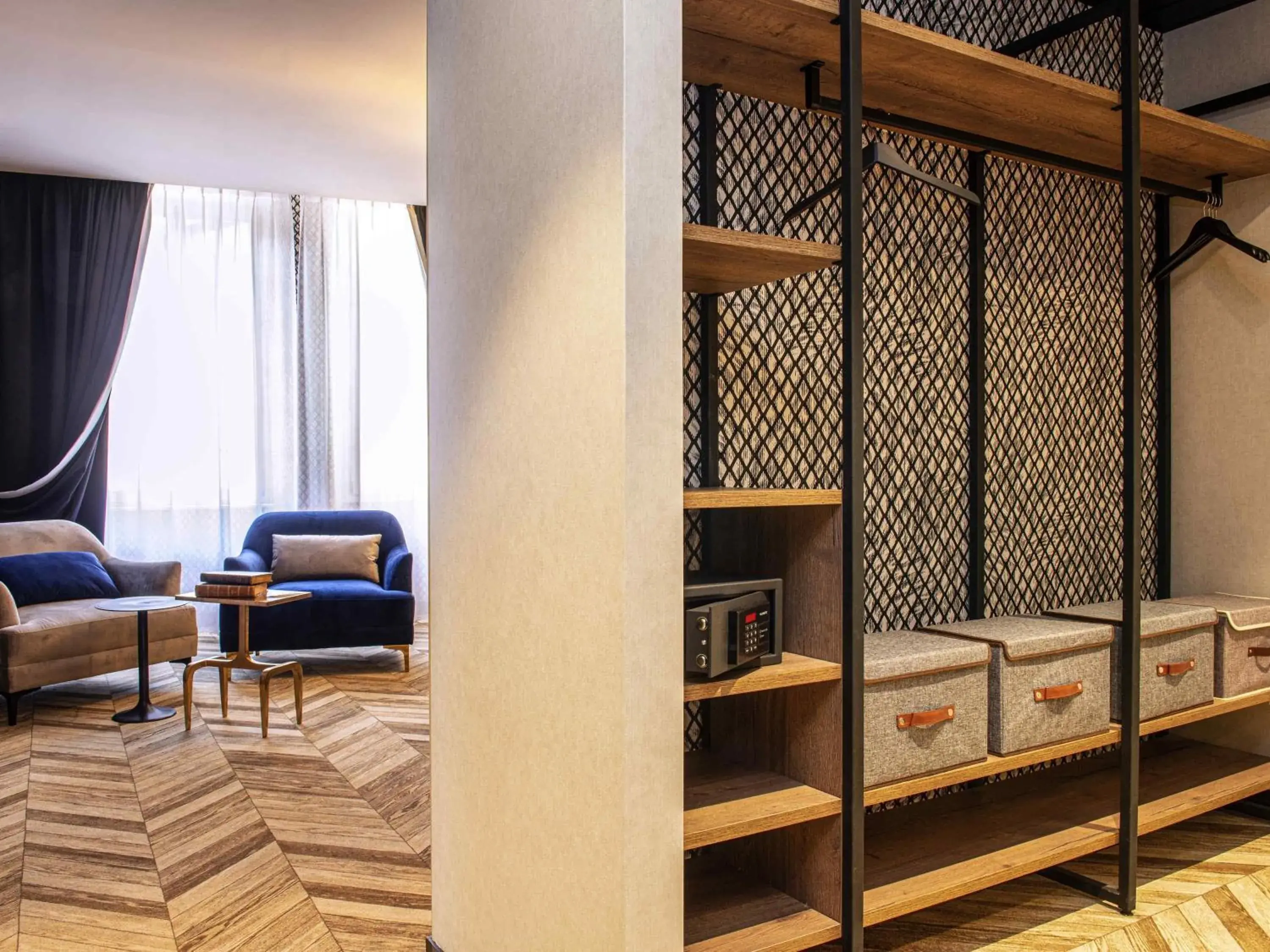 Bedroom, Bed in Mercure Figeac Viguier du Roy Bedroom, Bed in Mercure Figeac Viguier du Roy