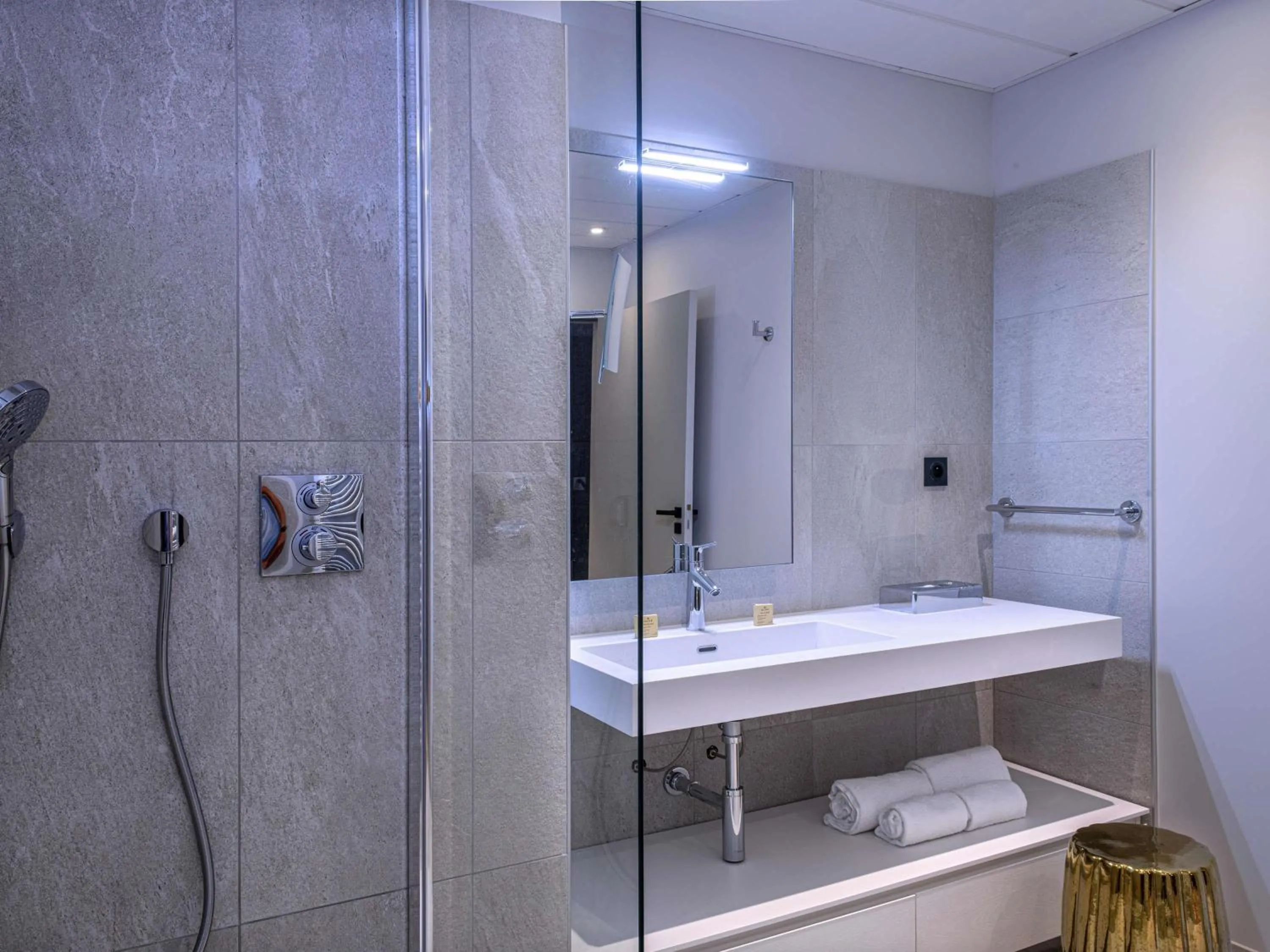 Bedroom in Mercure Figeac Viguier du Roy