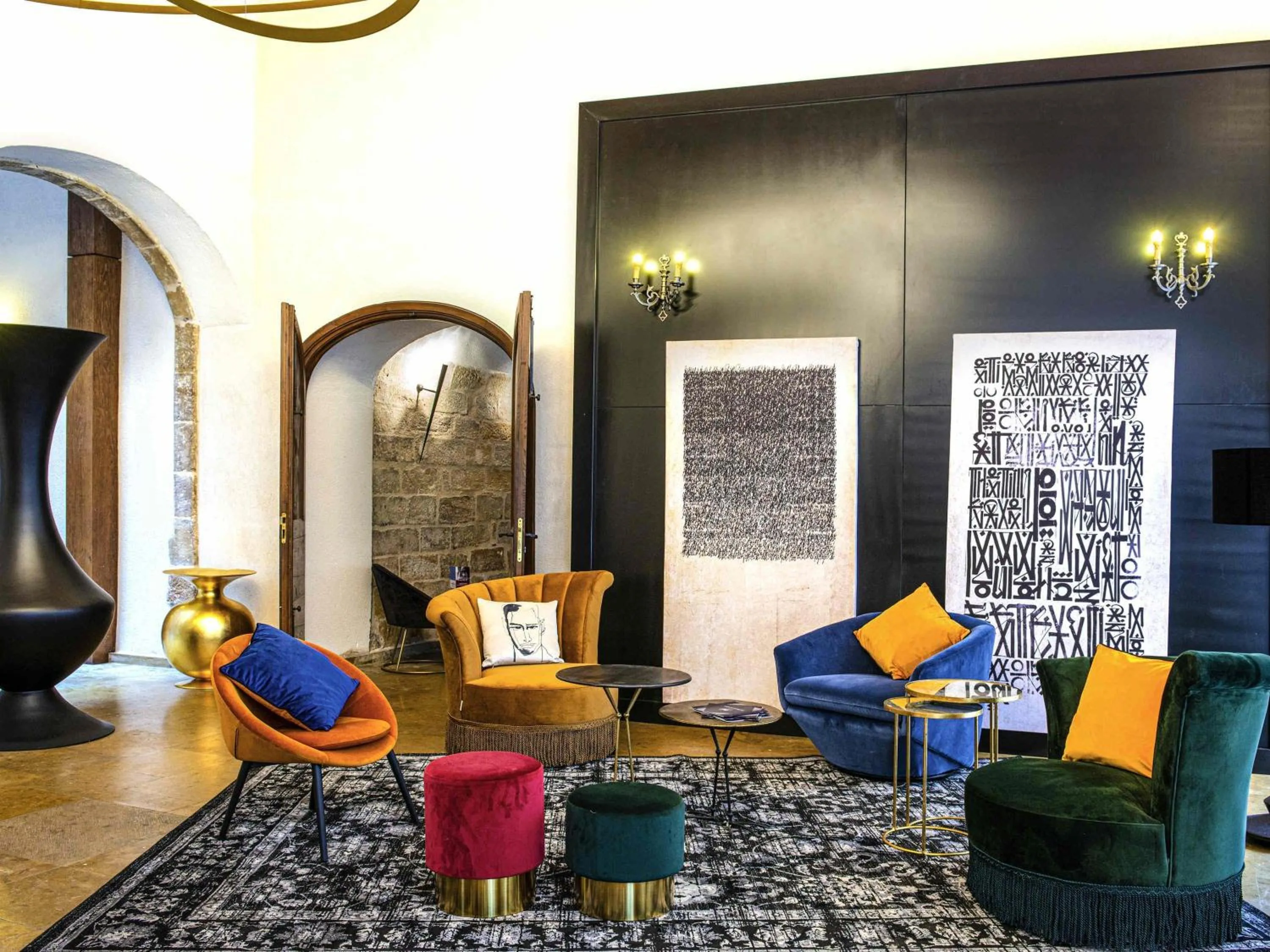 Lounge or bar in Mercure Figeac Viguier du Roy