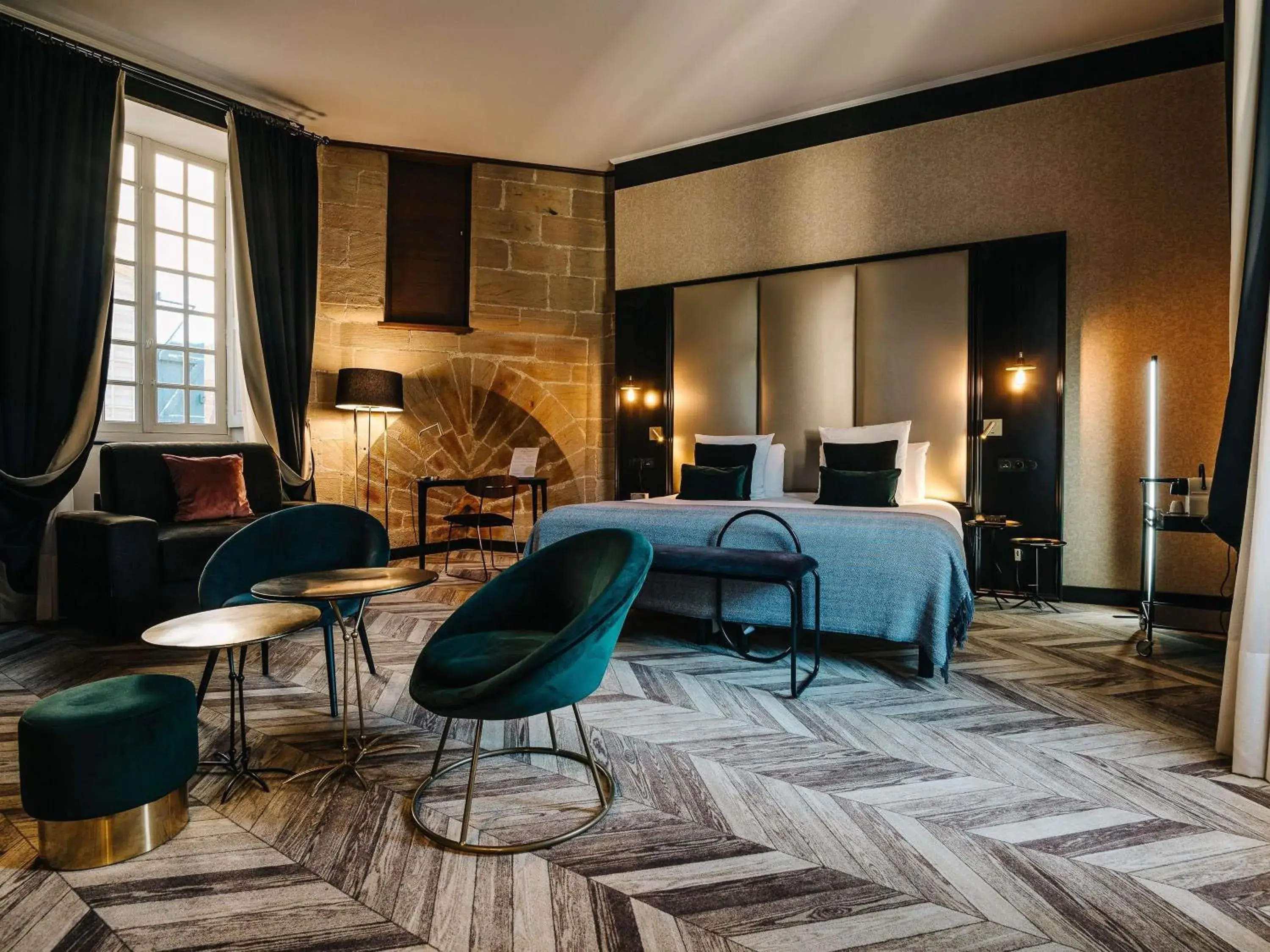 Bedroom, Bed in Mercure Figeac Viguier du Roy Bedroom, Bed in Mercure Figeac Viguier du Roy