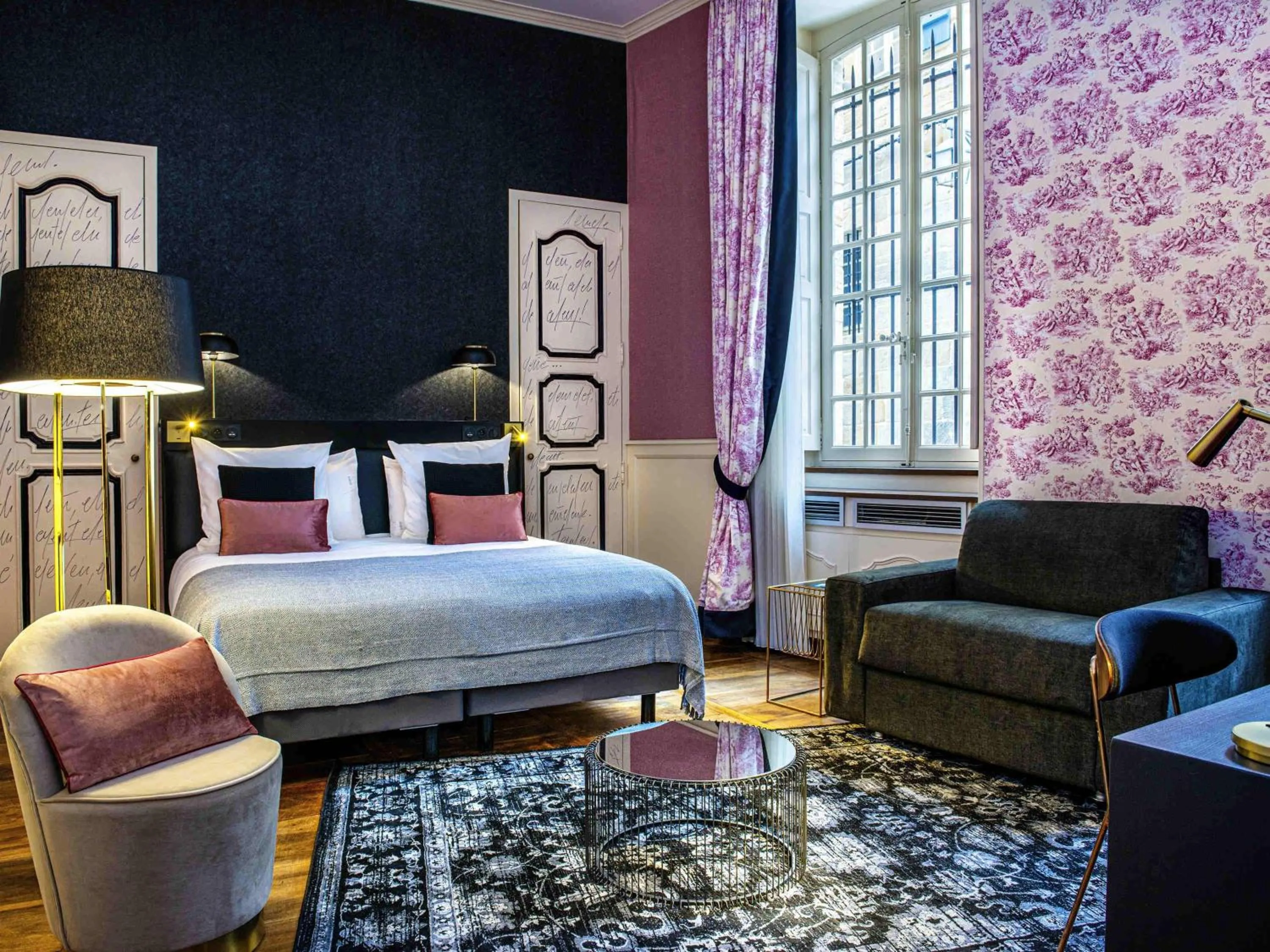 Bedroom, Bed in Mercure Figeac Viguier du Roy