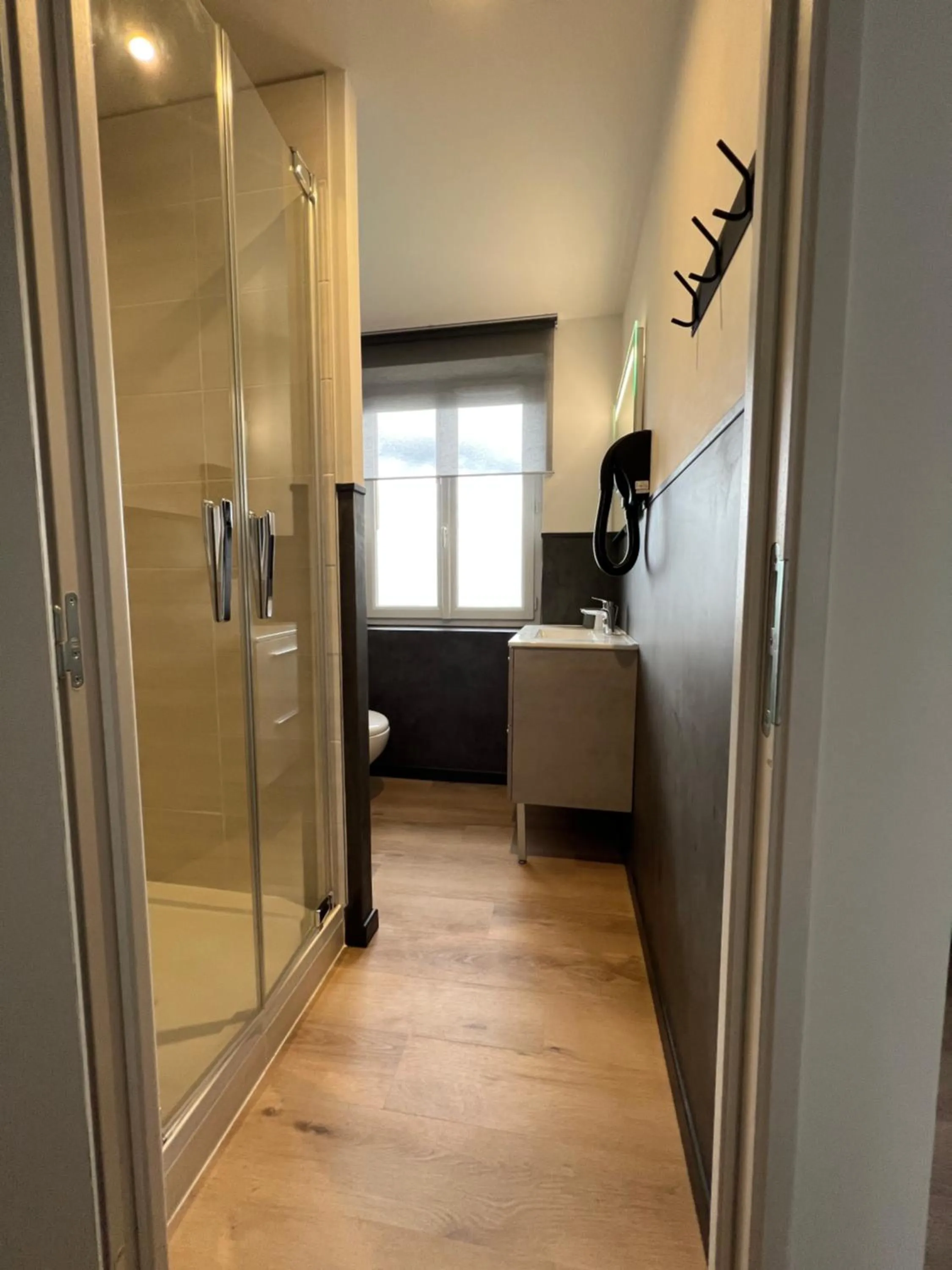 Bathroom, Bed in Hôtel Le Ponson