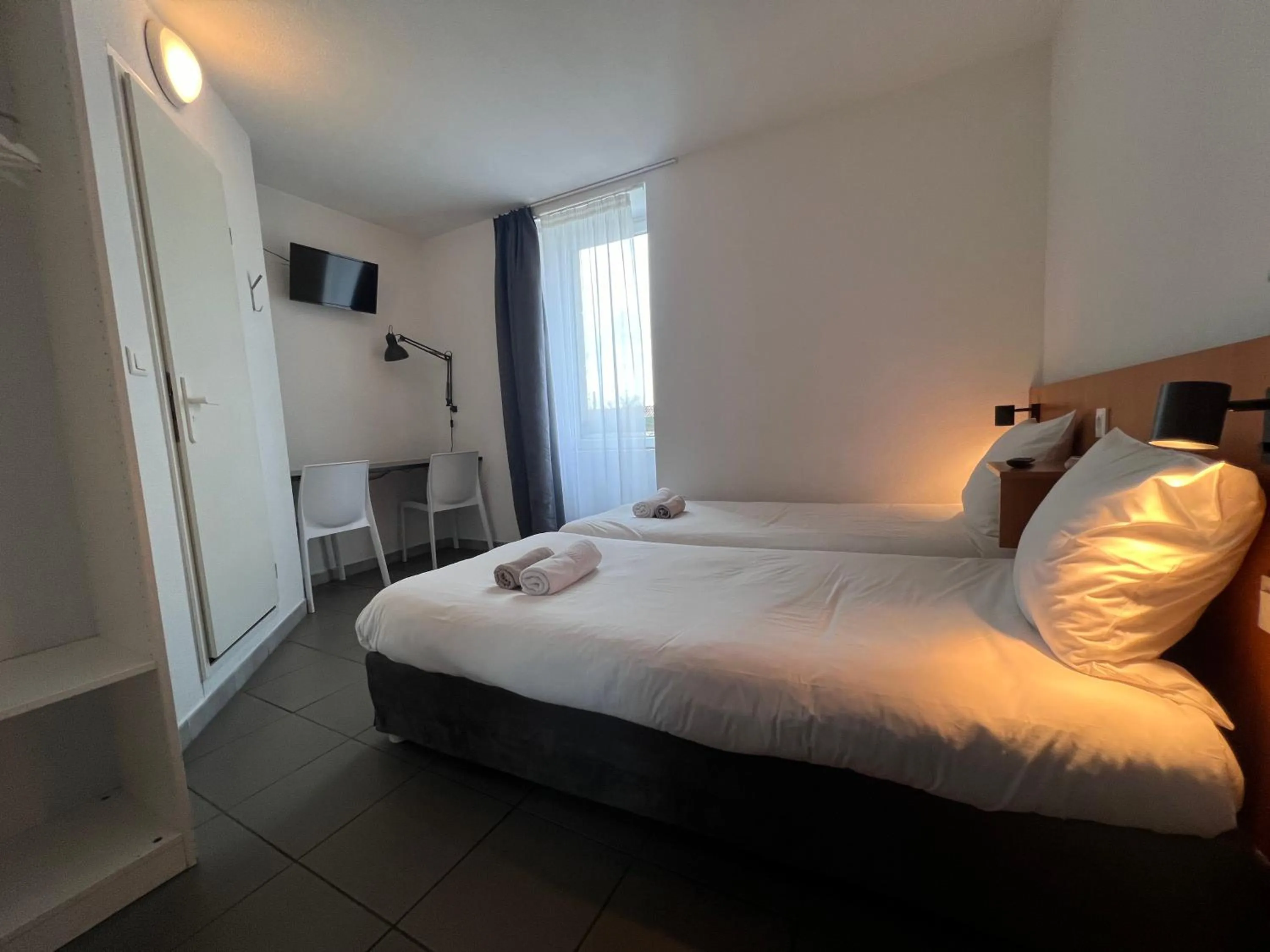 Bed in Hôtel Le Ponson