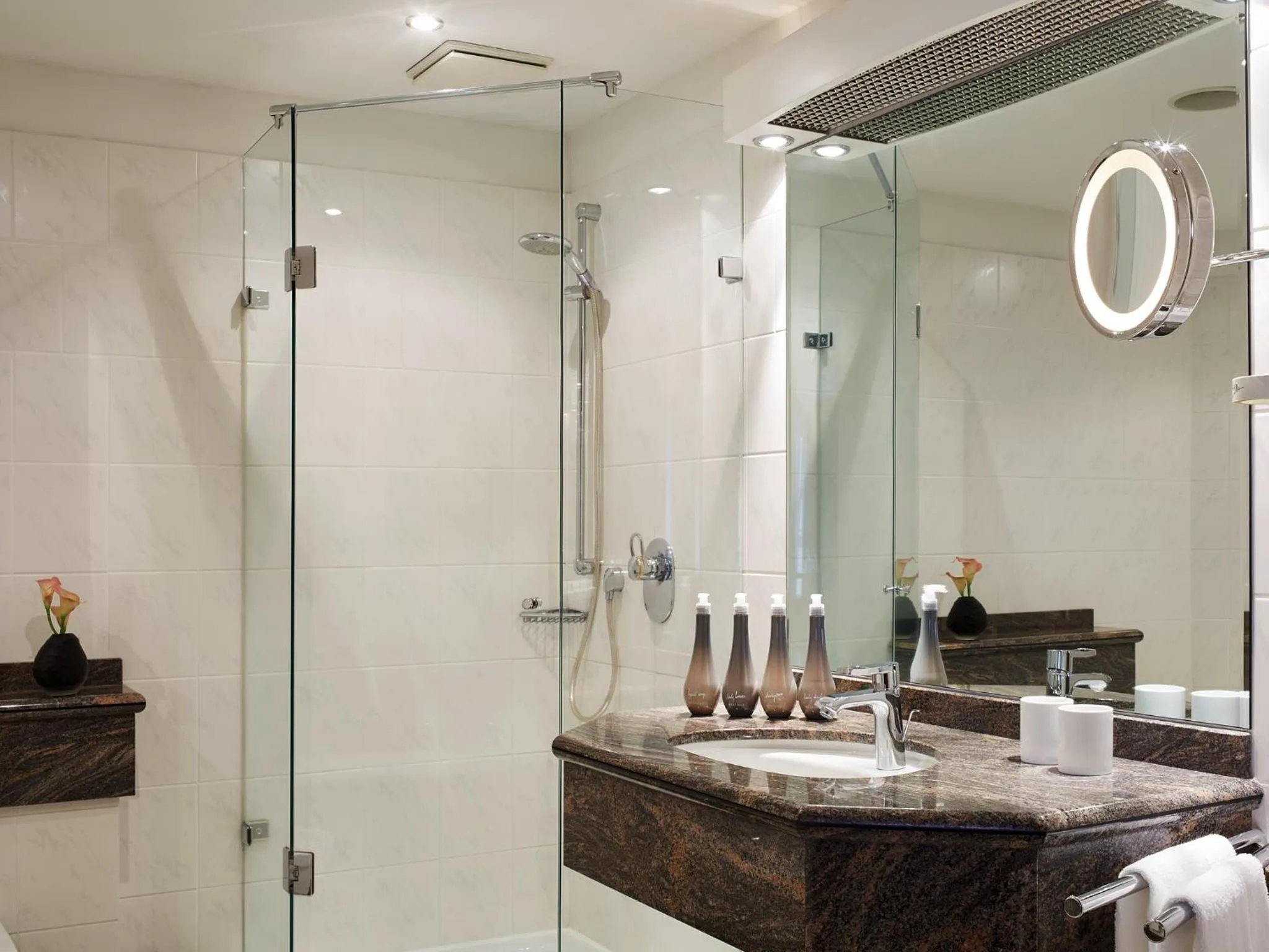 Bathroom in Boston Hotel HH