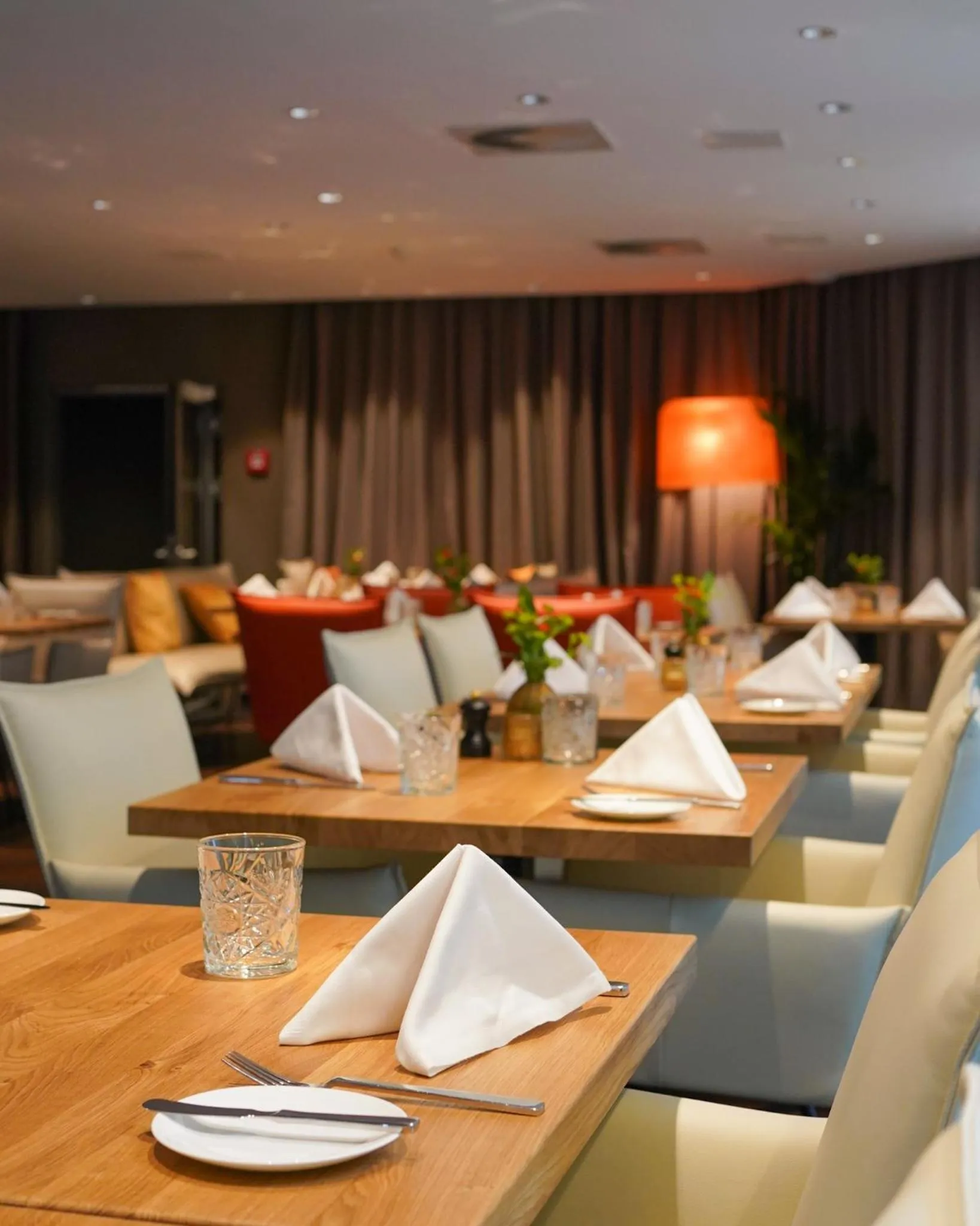 Restaurant/places to eat in Boston Hotel HH