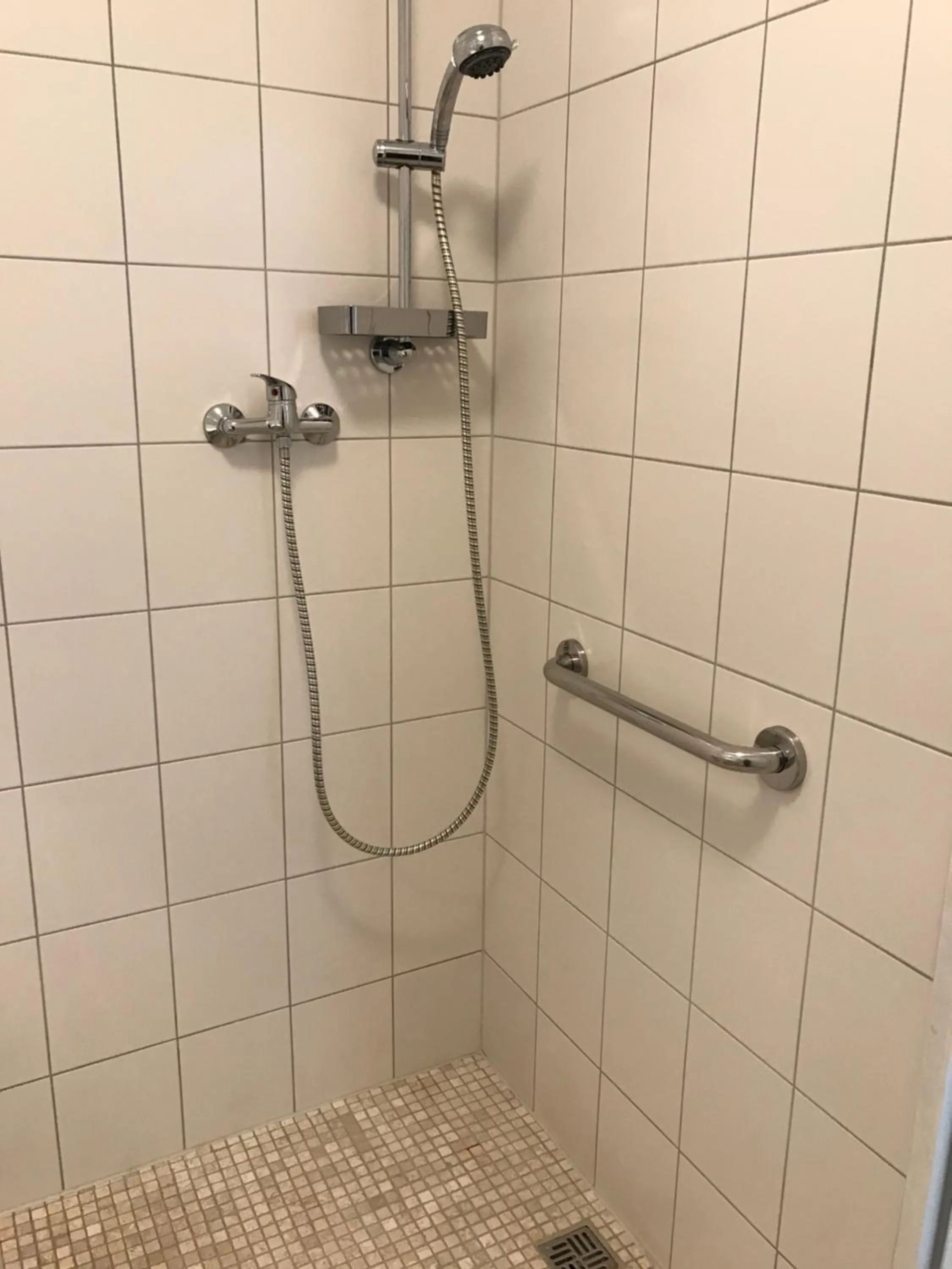 Shower, Bathroom in City Inn
