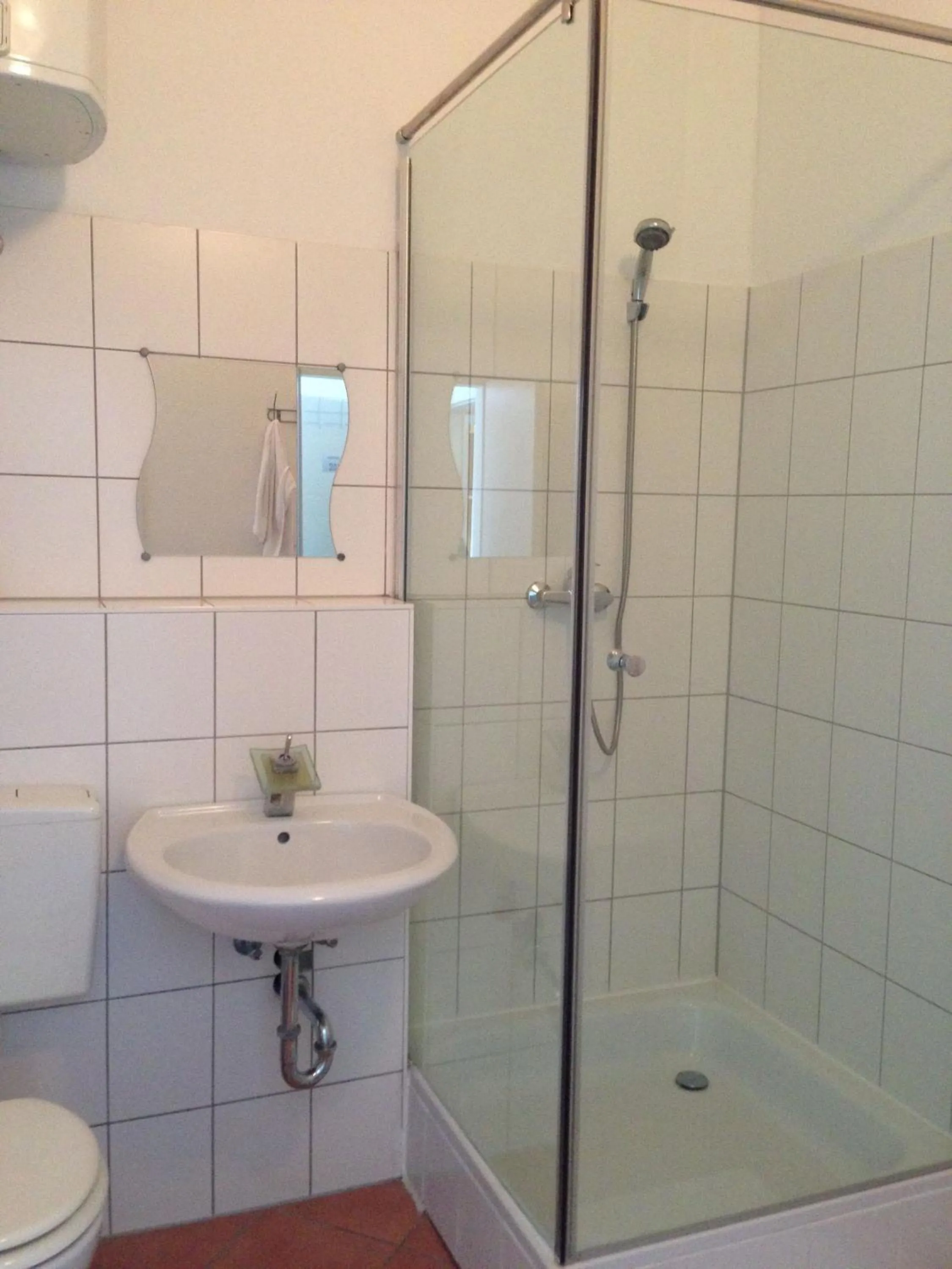 Shower, Bathroom in City Inn