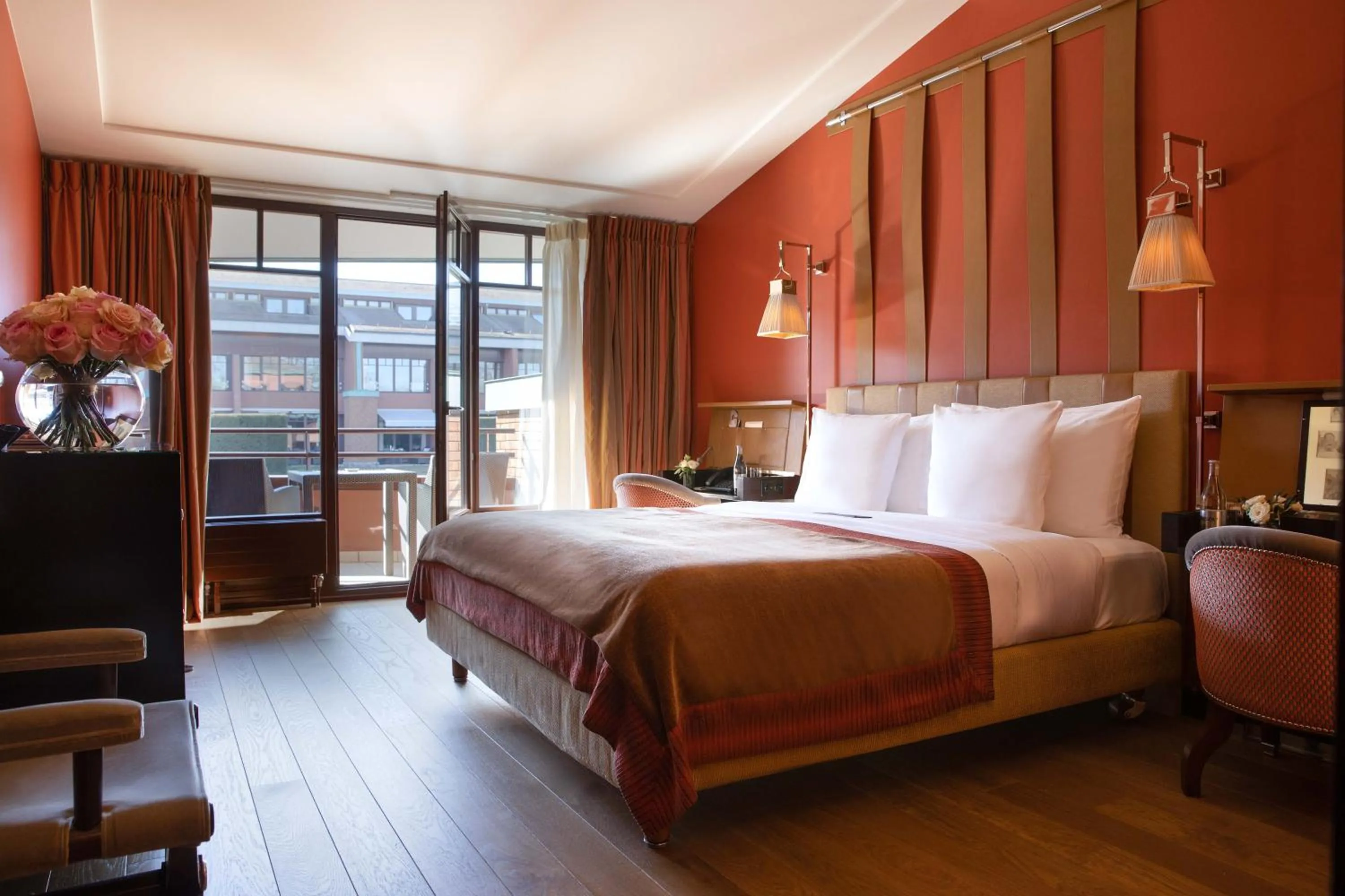 Photo of the whole room, Bed in La Réserve Genève Hotel & Spa