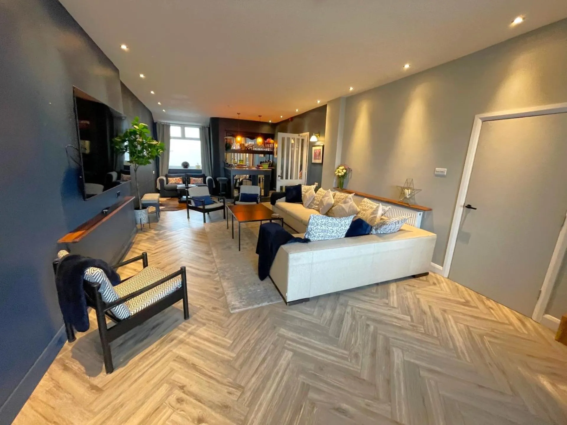 Onyx House