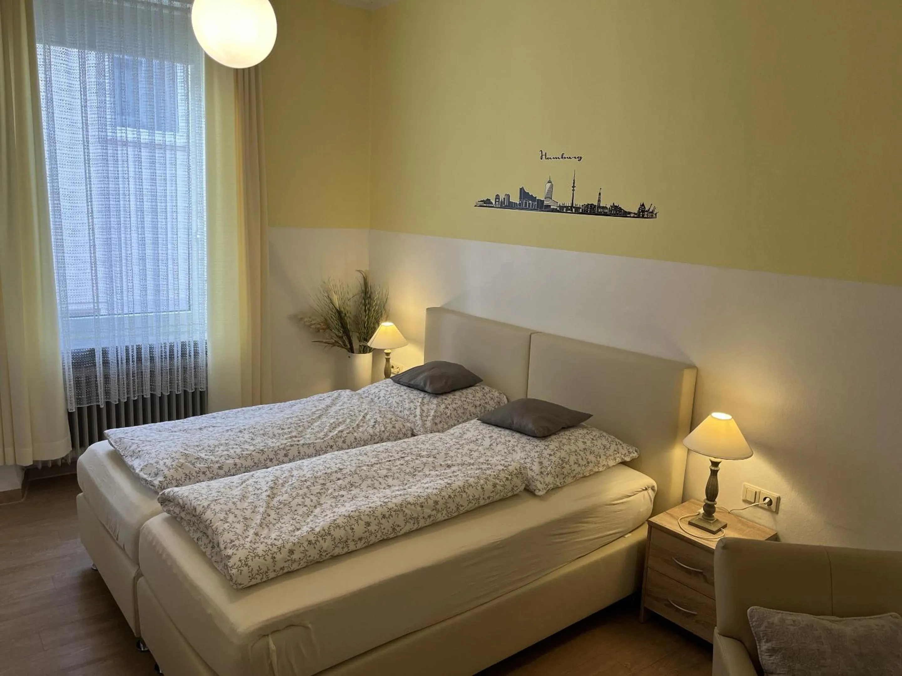 Bedroom, Bed in Hotel Restaurant Zumbusch
