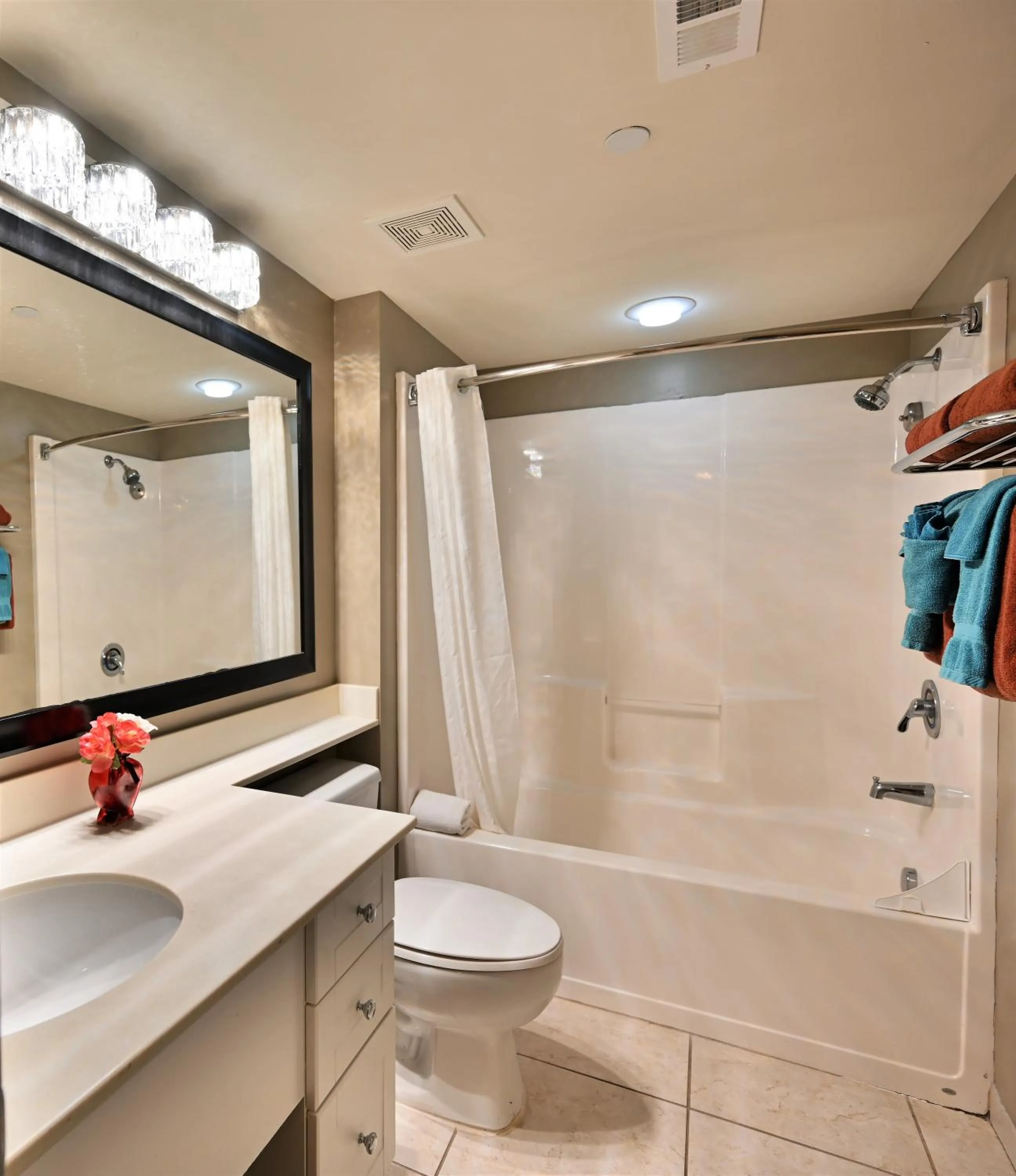 Shower in Luxury 2 bedroom 2 bathroom Ocean Front Condo on the 12th floor for 8