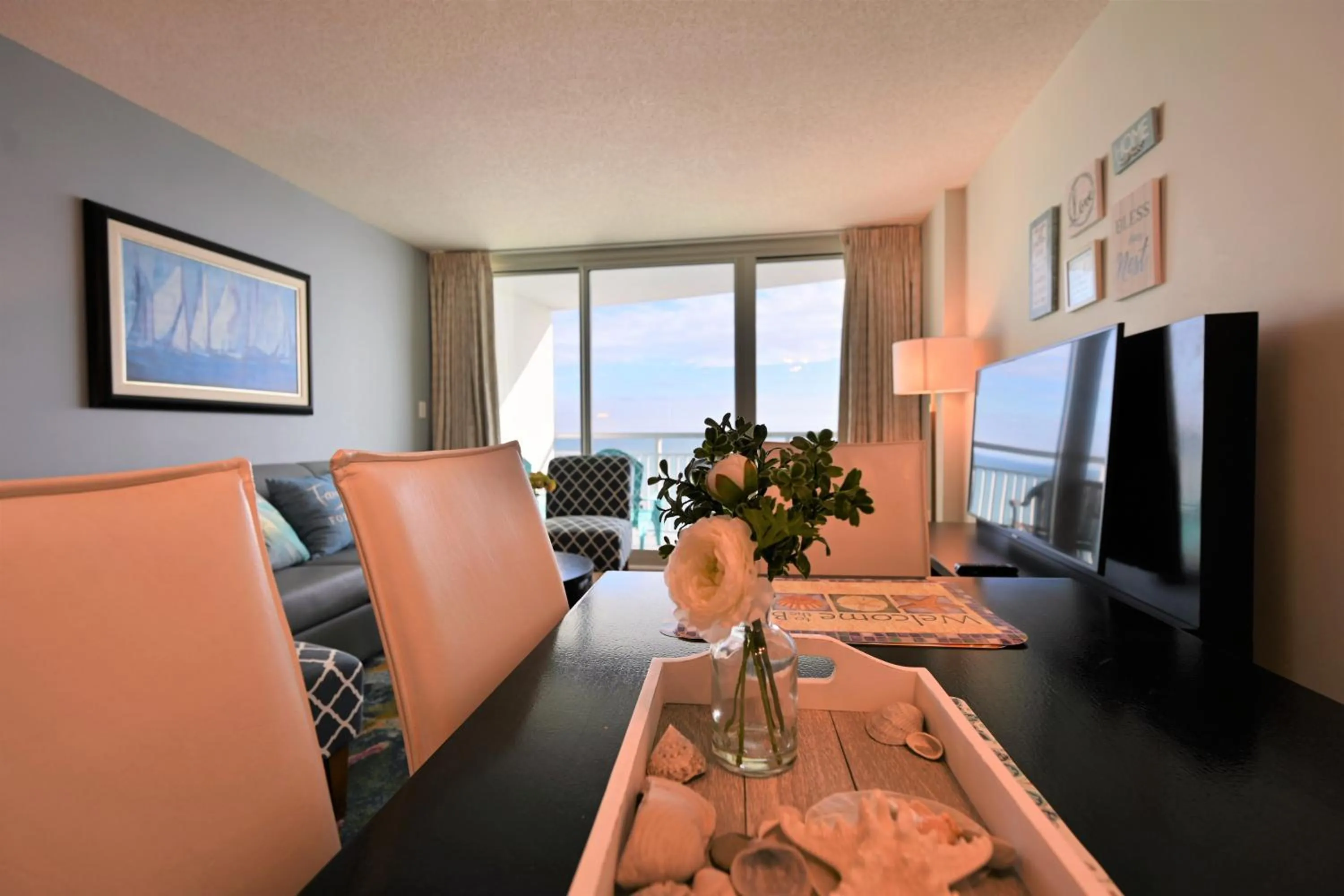 TV and multimedia in Luxury 2 bedroom 2 bathroom Ocean Front Condo on the 12th floor for 8