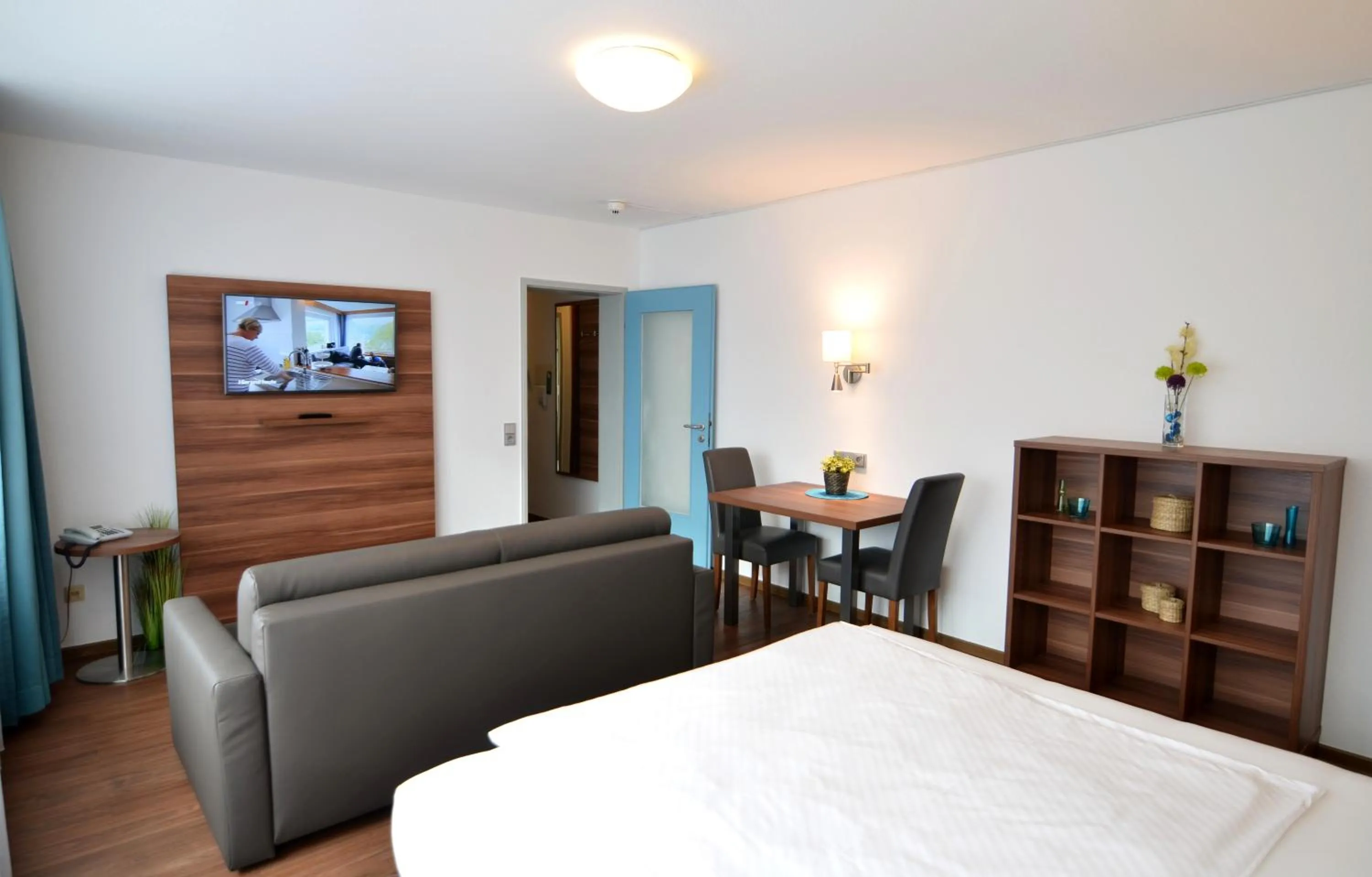 Photo of the whole room, Bed in Neu Heidelberg - Guesthouse & Apartments