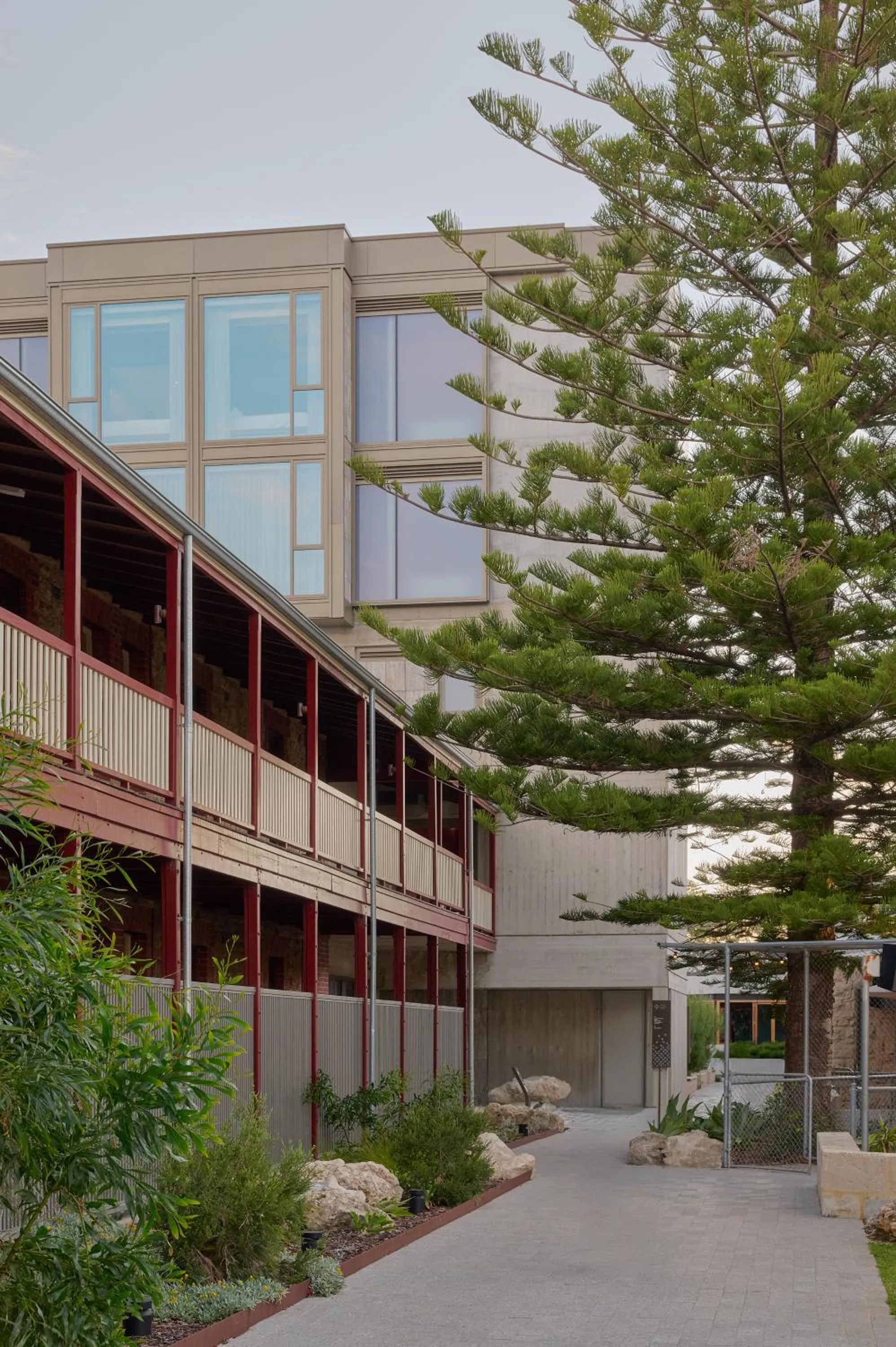 Property building in Garde and Warders Hotel