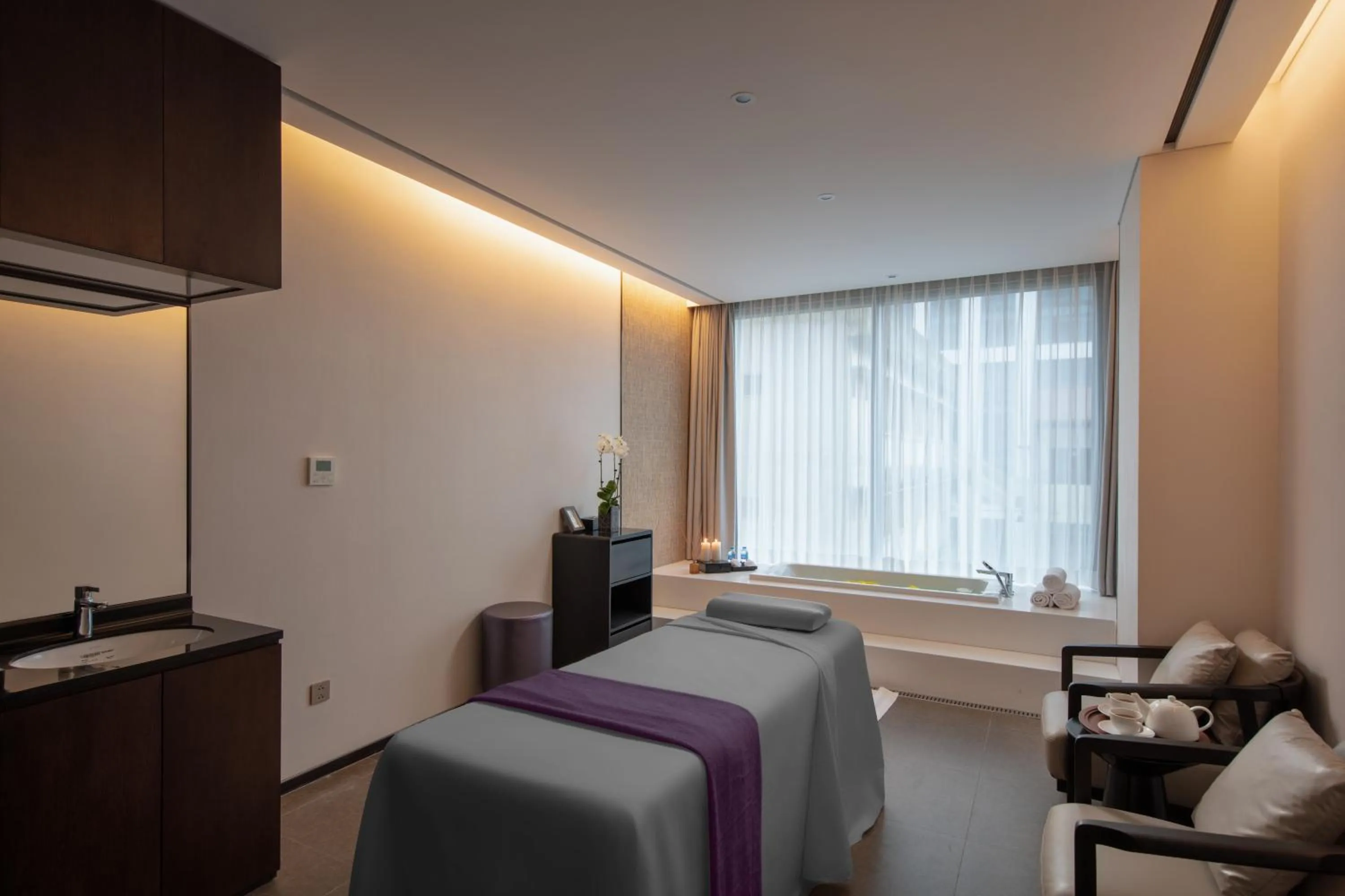 Spa and wellness centre/facilities, Bed in The Five Residences Hanoi