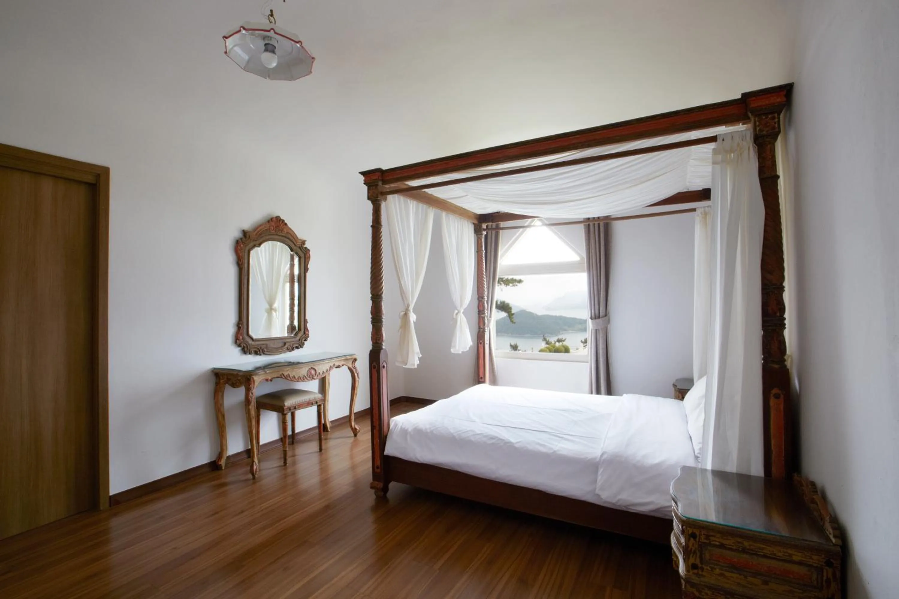 Bed in Club ES Tongyeong Resort