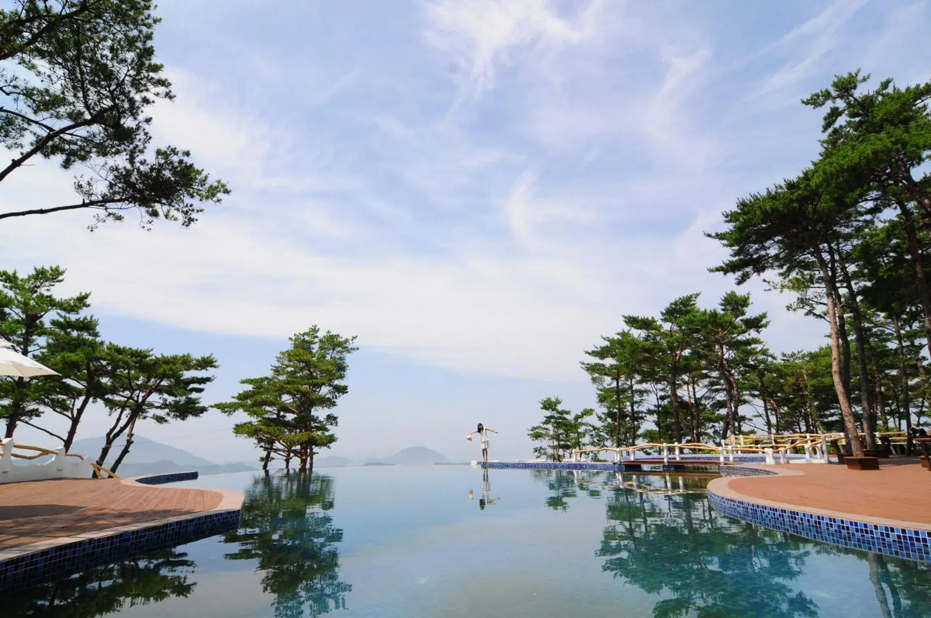 Swimming pool in Club ES Tongyeong Resort Swimming pool in Club ES Tongyeong Resort