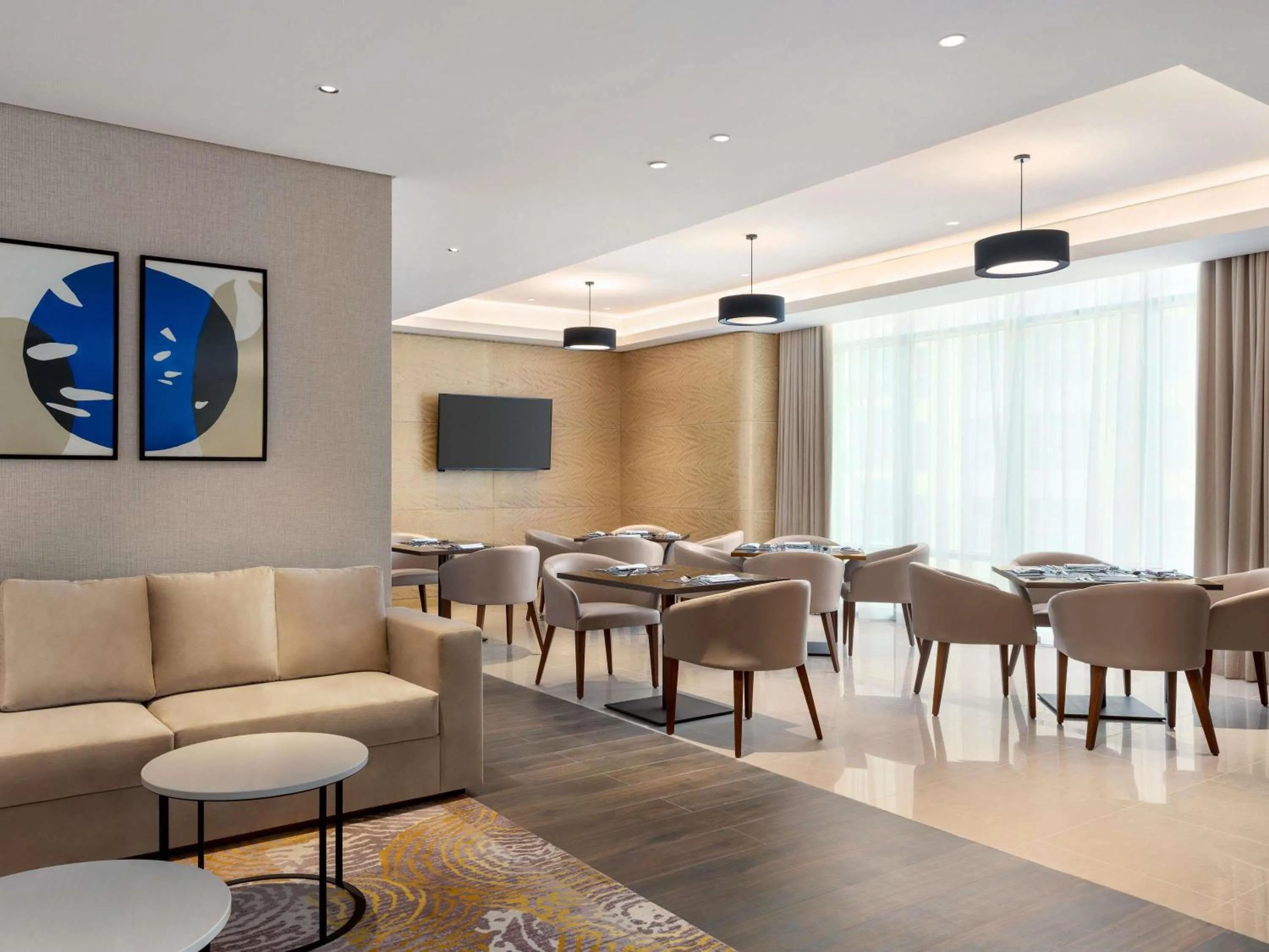 Restaurant/places to eat in Novotel Dubai Gold District