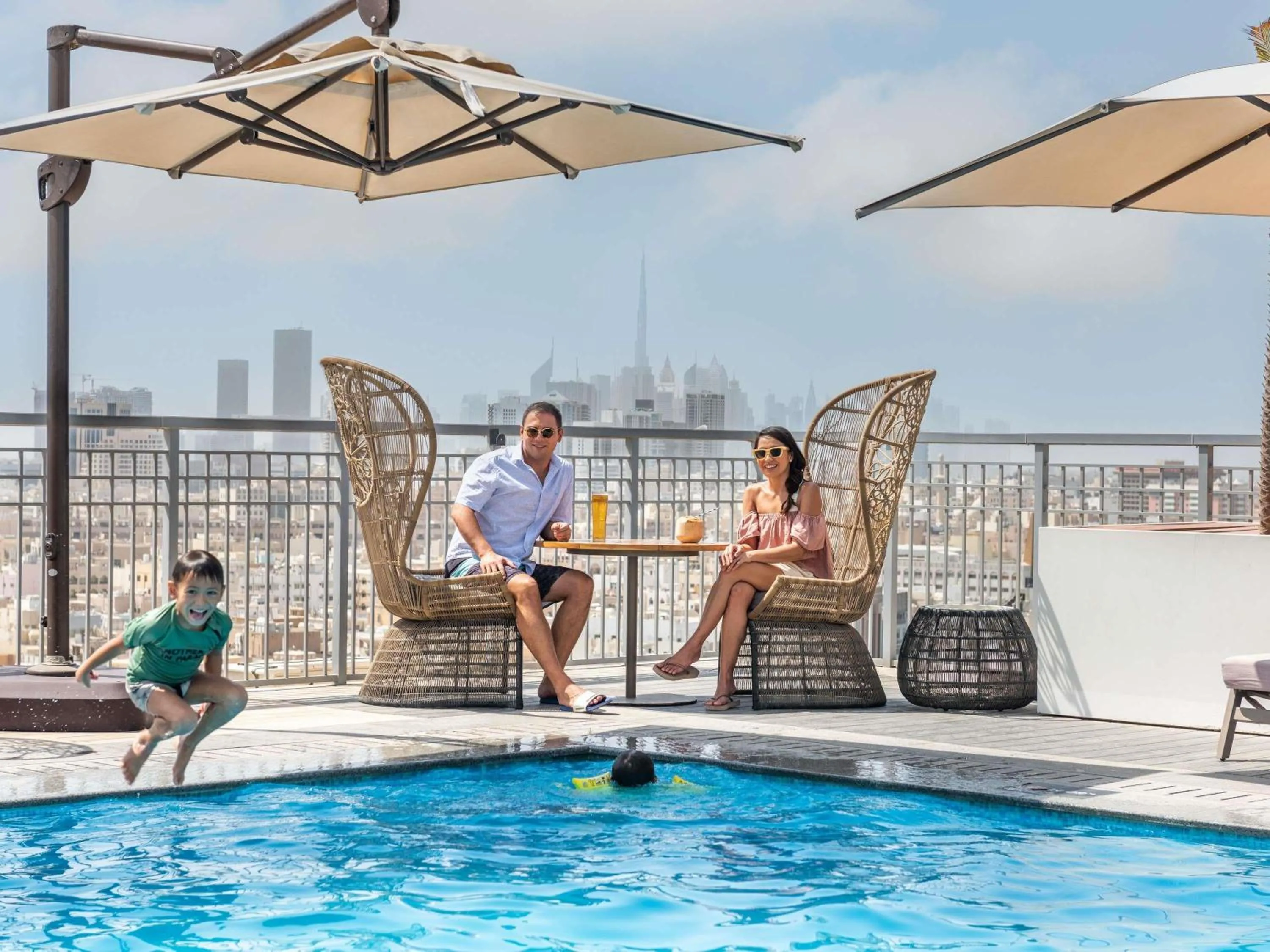 Lounge or bar in Novotel Dubai Gold District