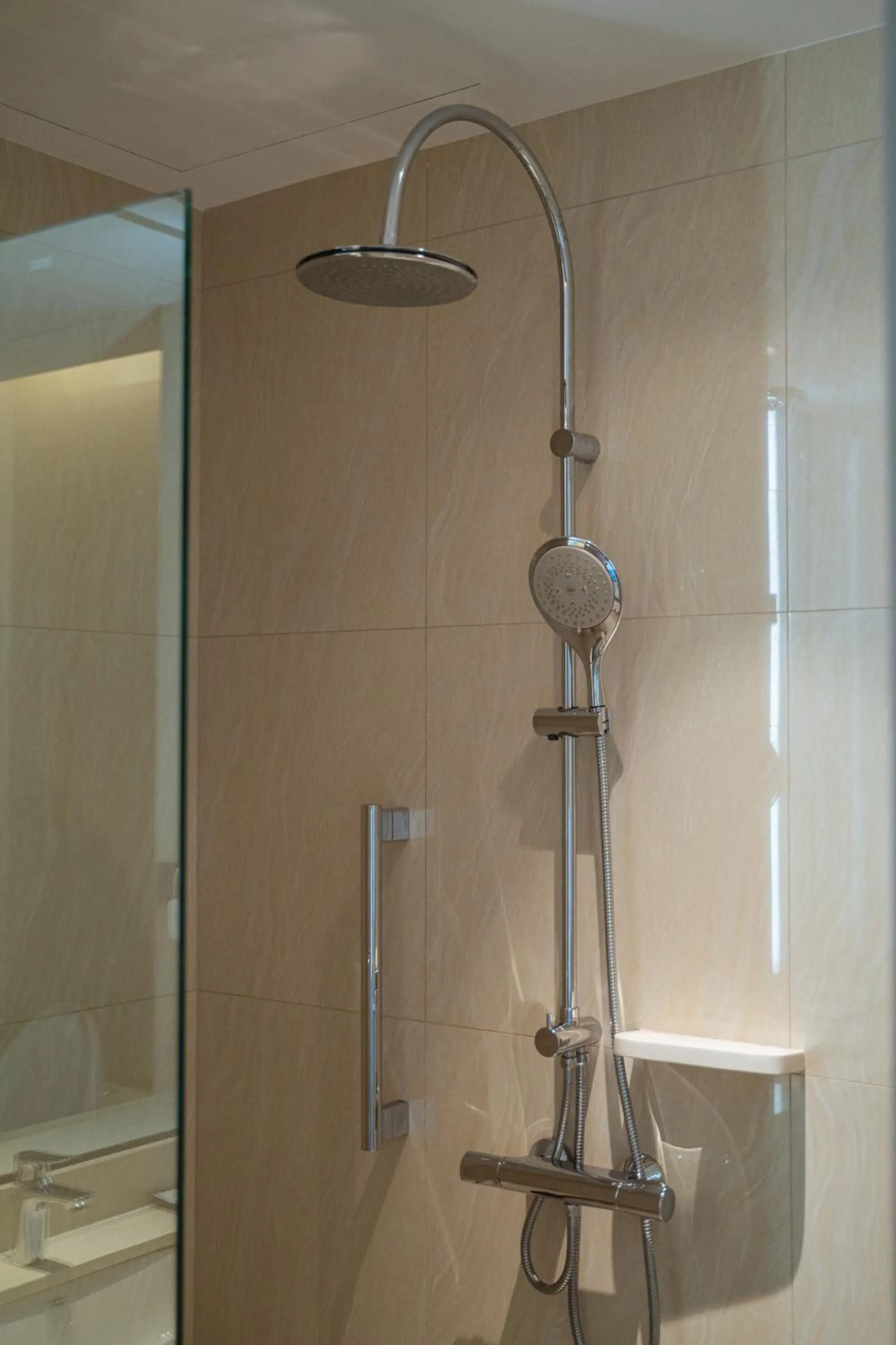 Shower in Centre Point Hotel Terminal21 Korat