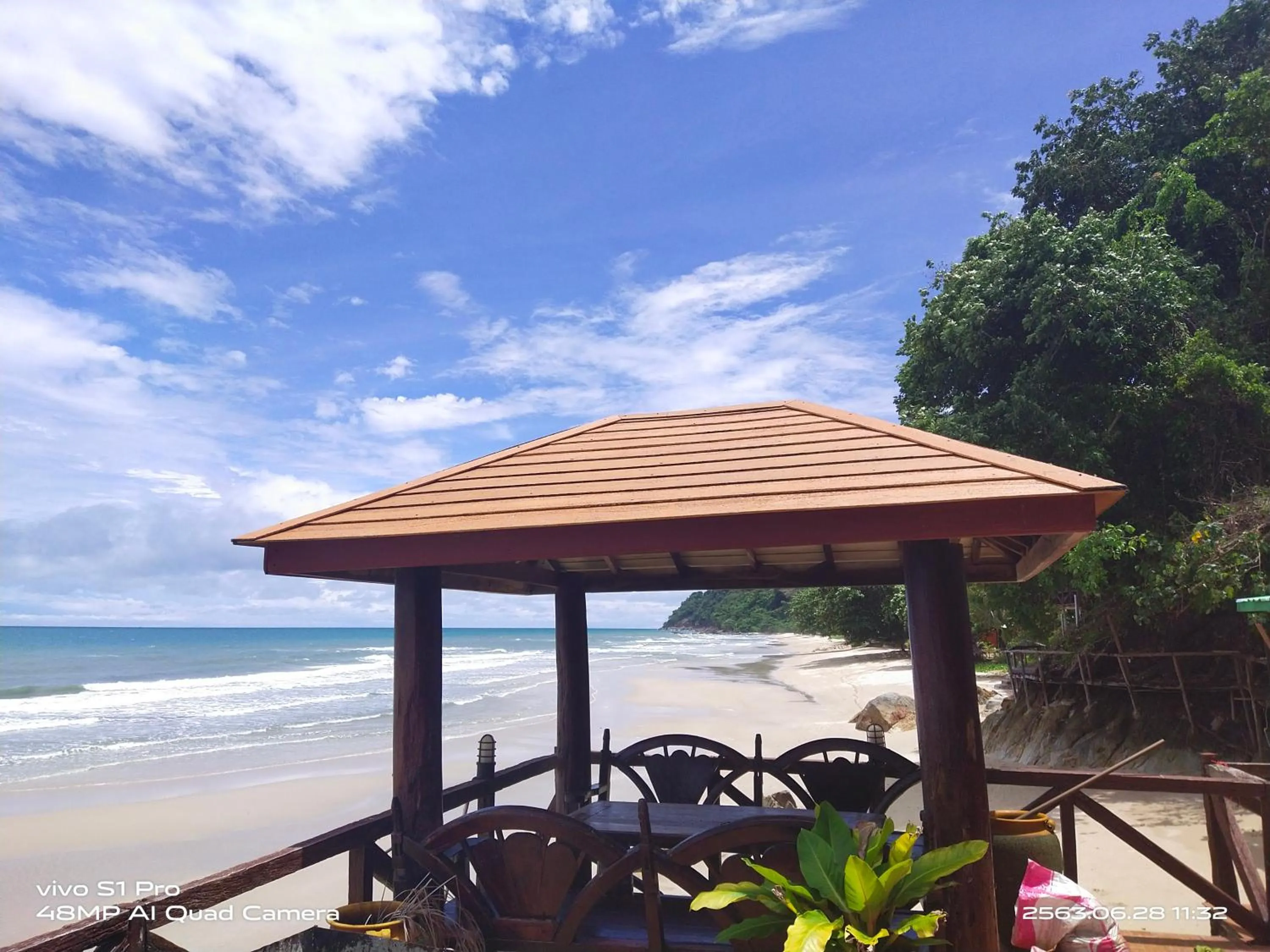 Restaurant/places to eat in Rock sand Resort