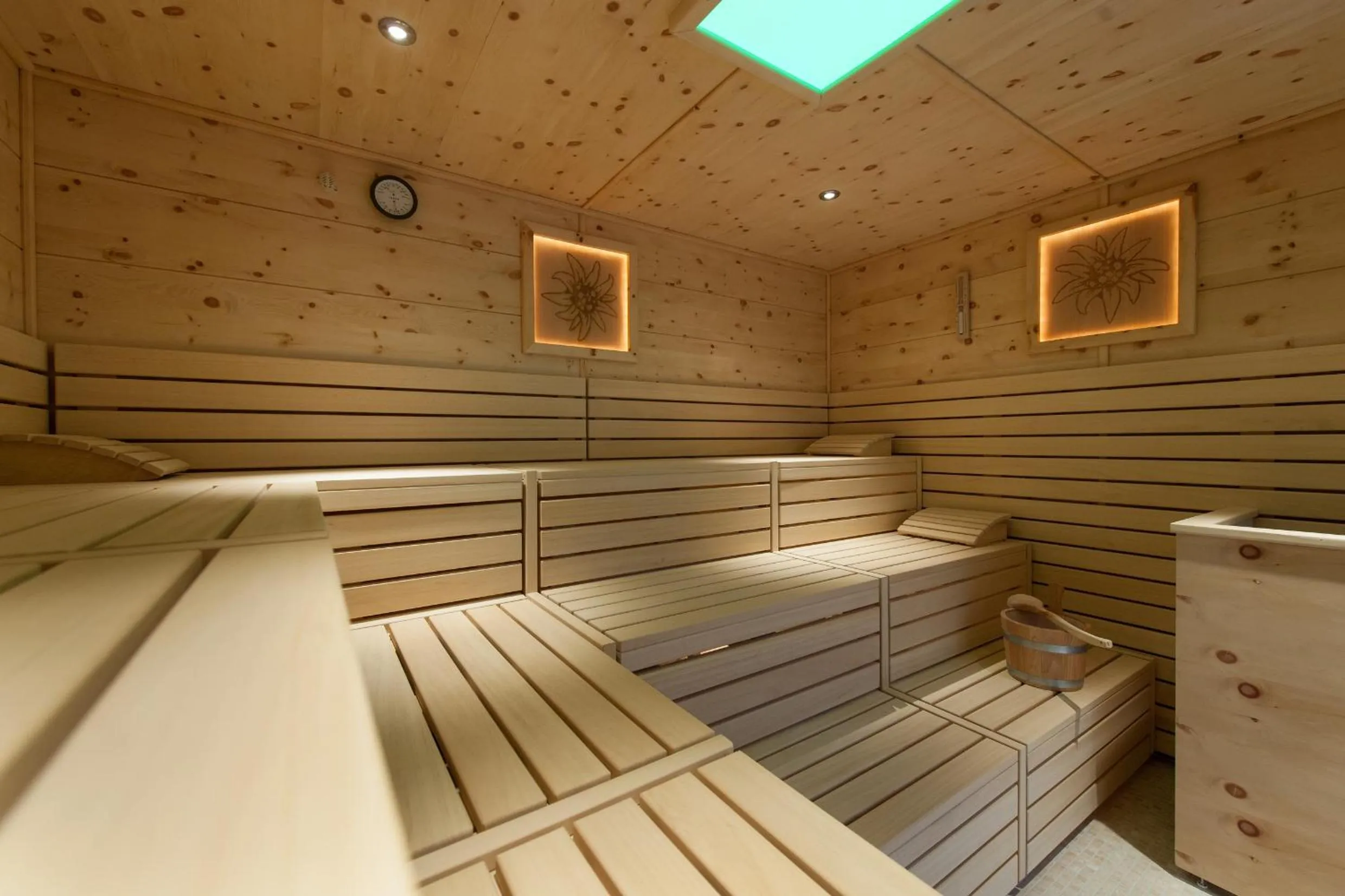 Sauna in Relais & Châteaux Chasa Montana