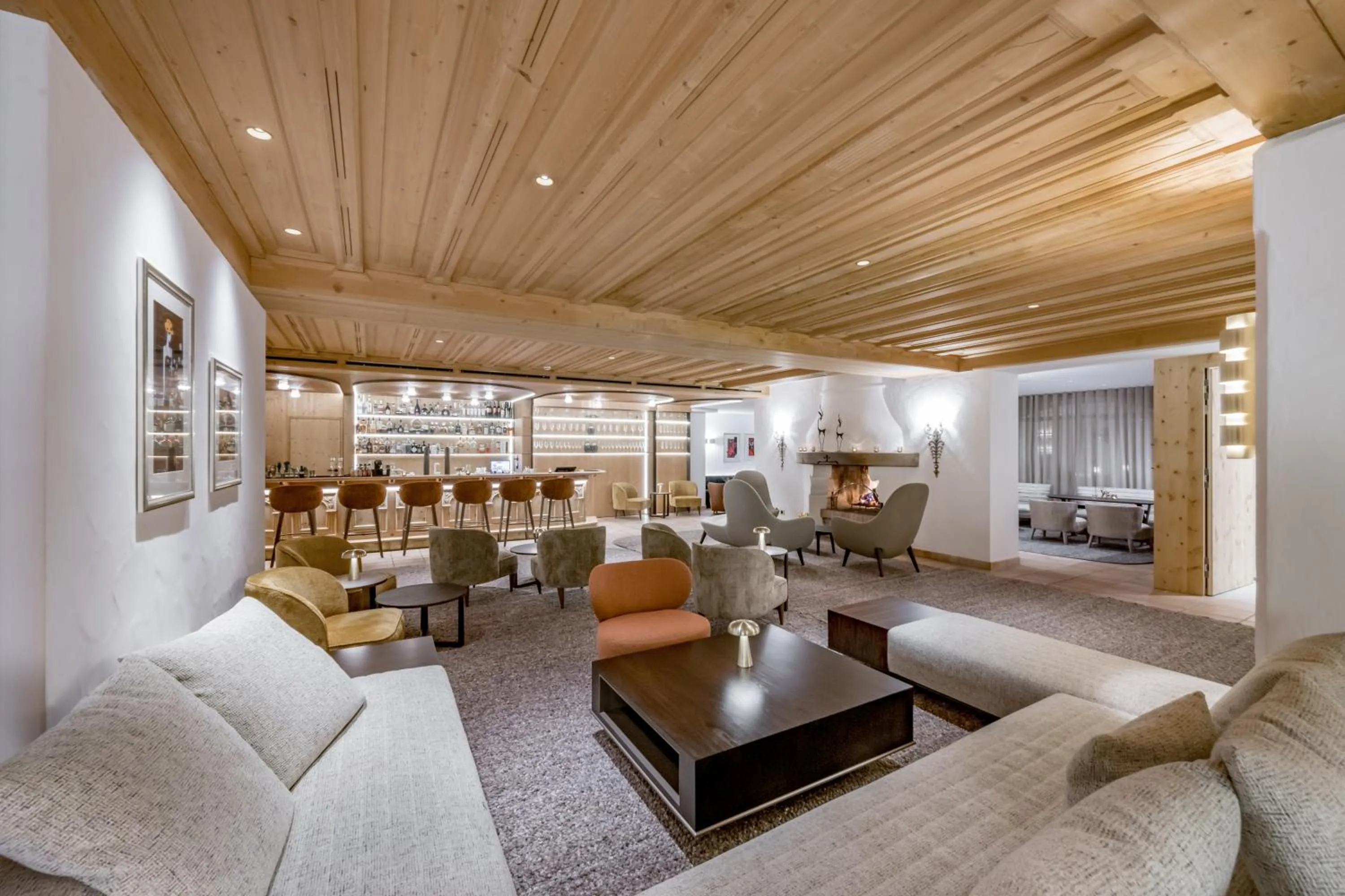 Lobby or reception in Relais & Châteaux Chasa Montana