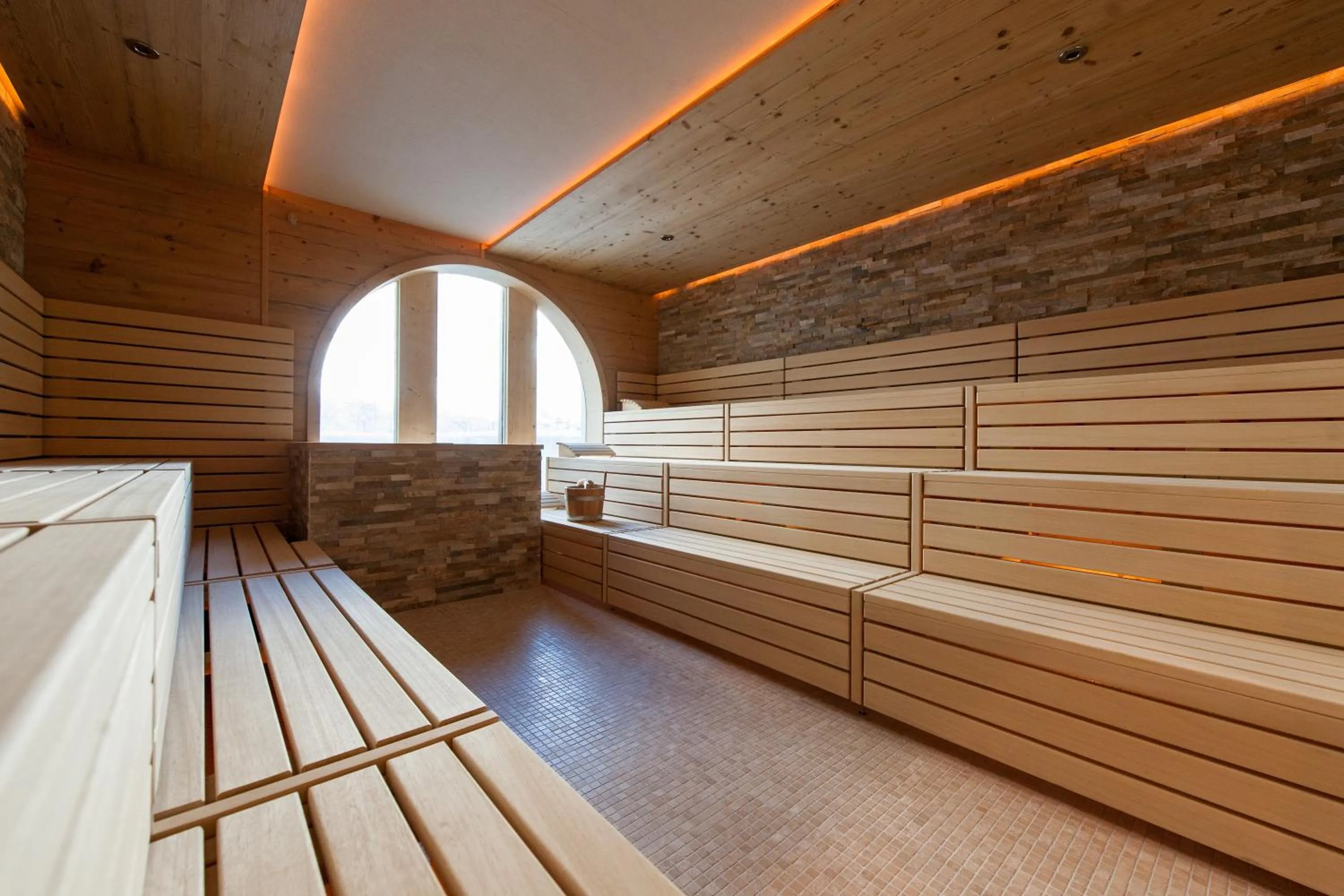 Sauna in Relais & Châteaux Chasa Montana