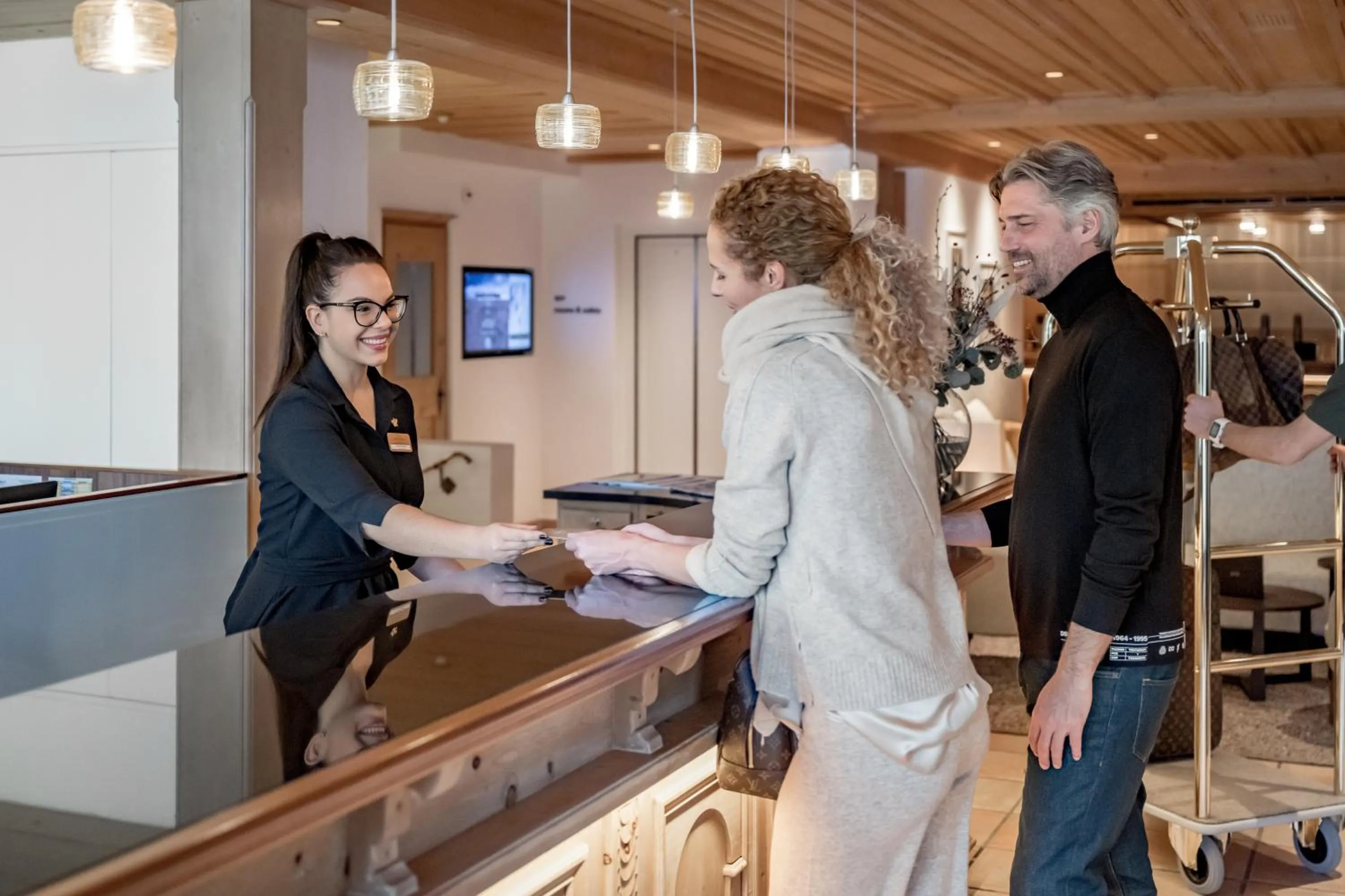 Lobby or reception in Relais & Châteaux Chasa Montana